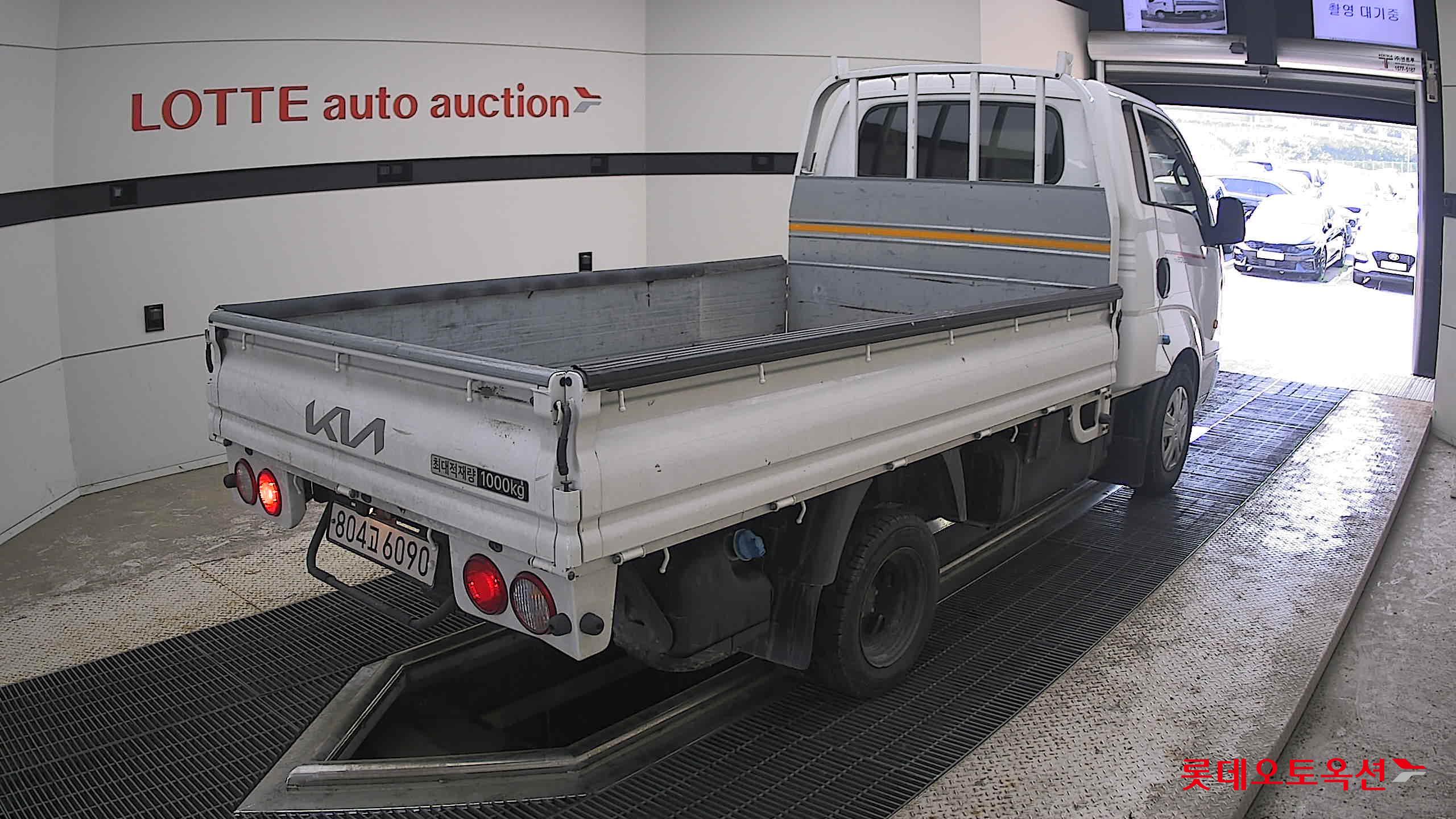 2023 - kia bongo