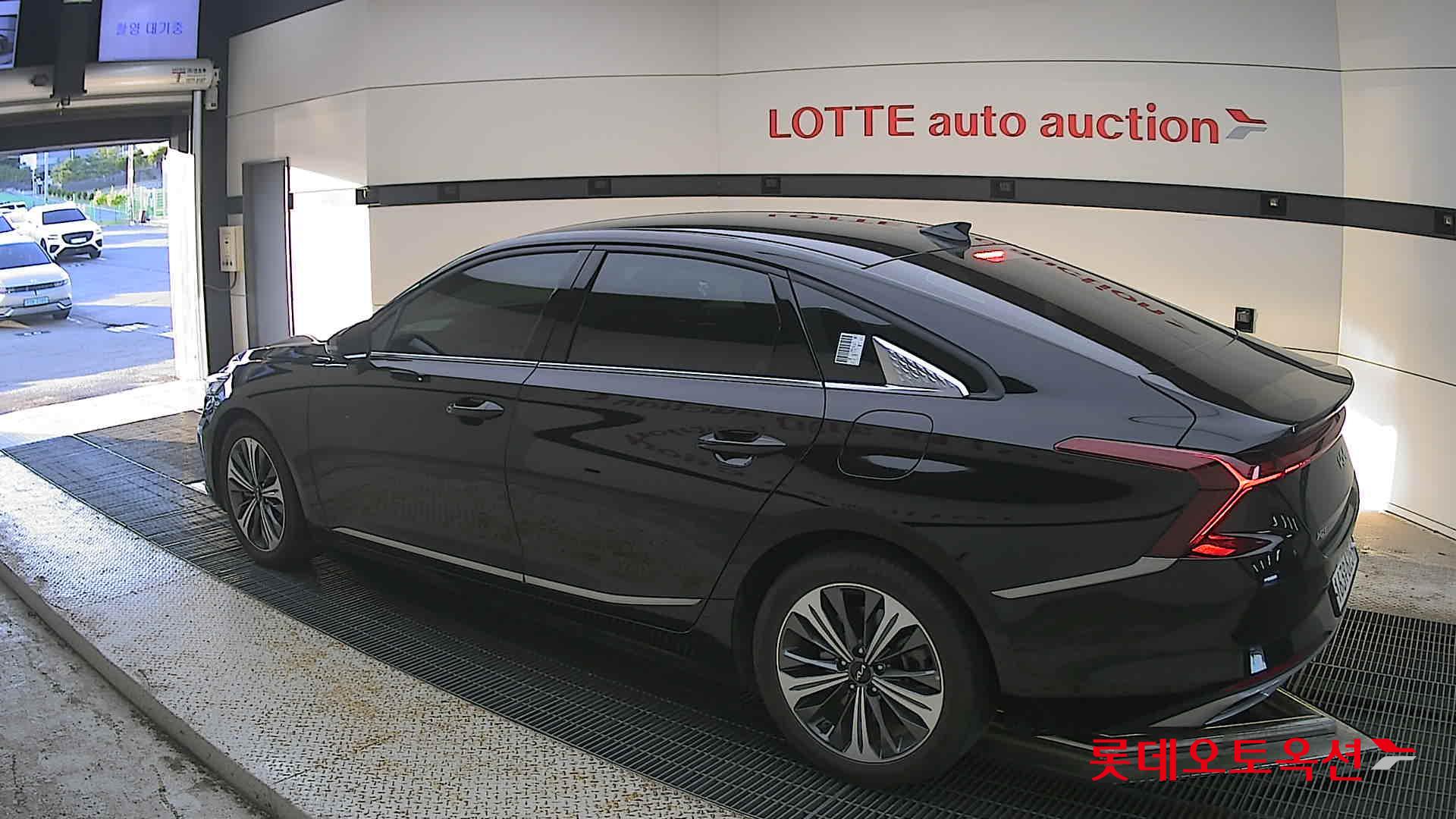 2023 - kia k8