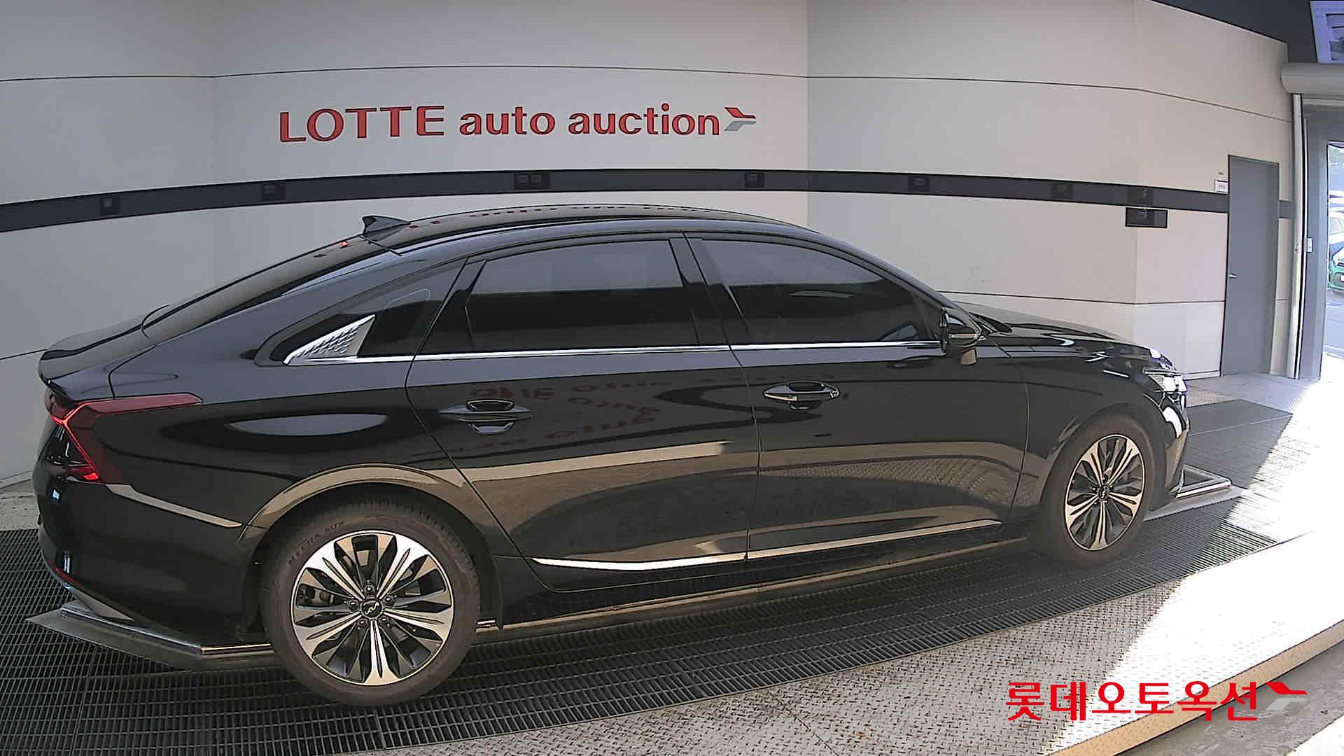 2023 - kia k8