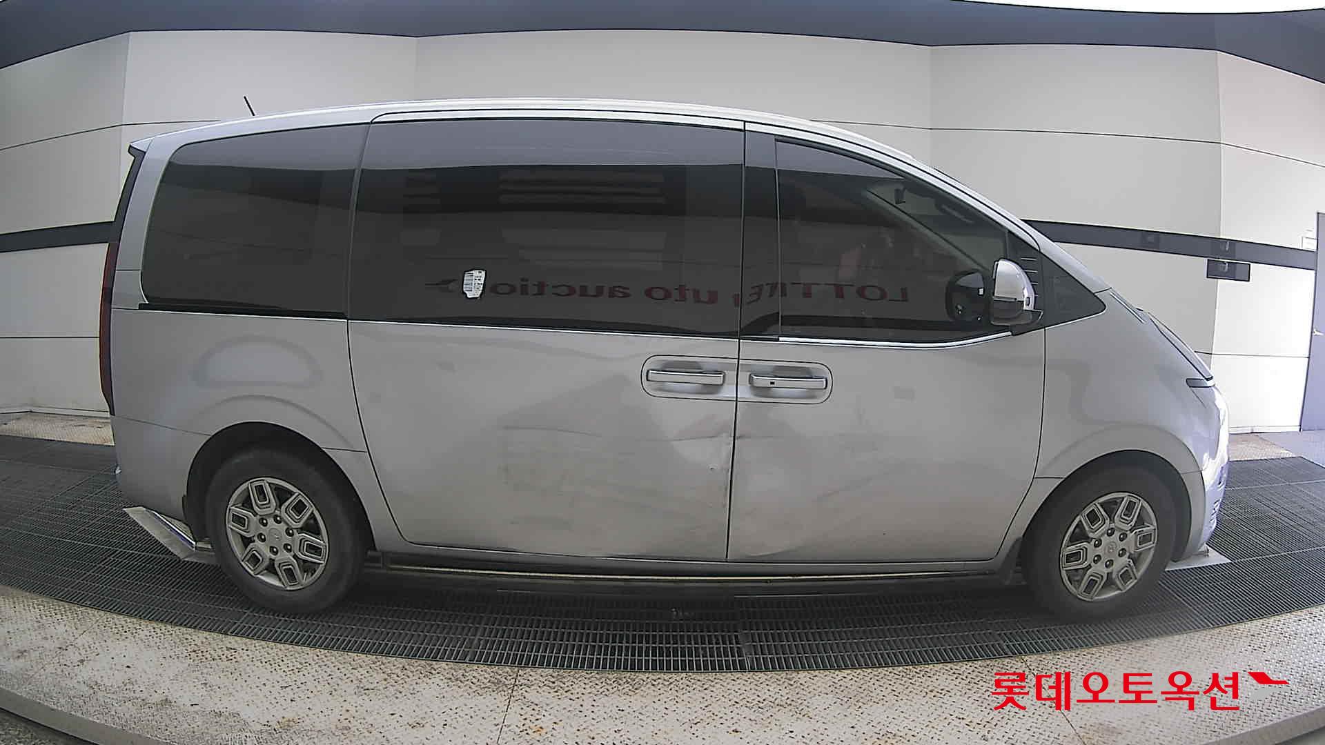 2022 - hyundai staria
