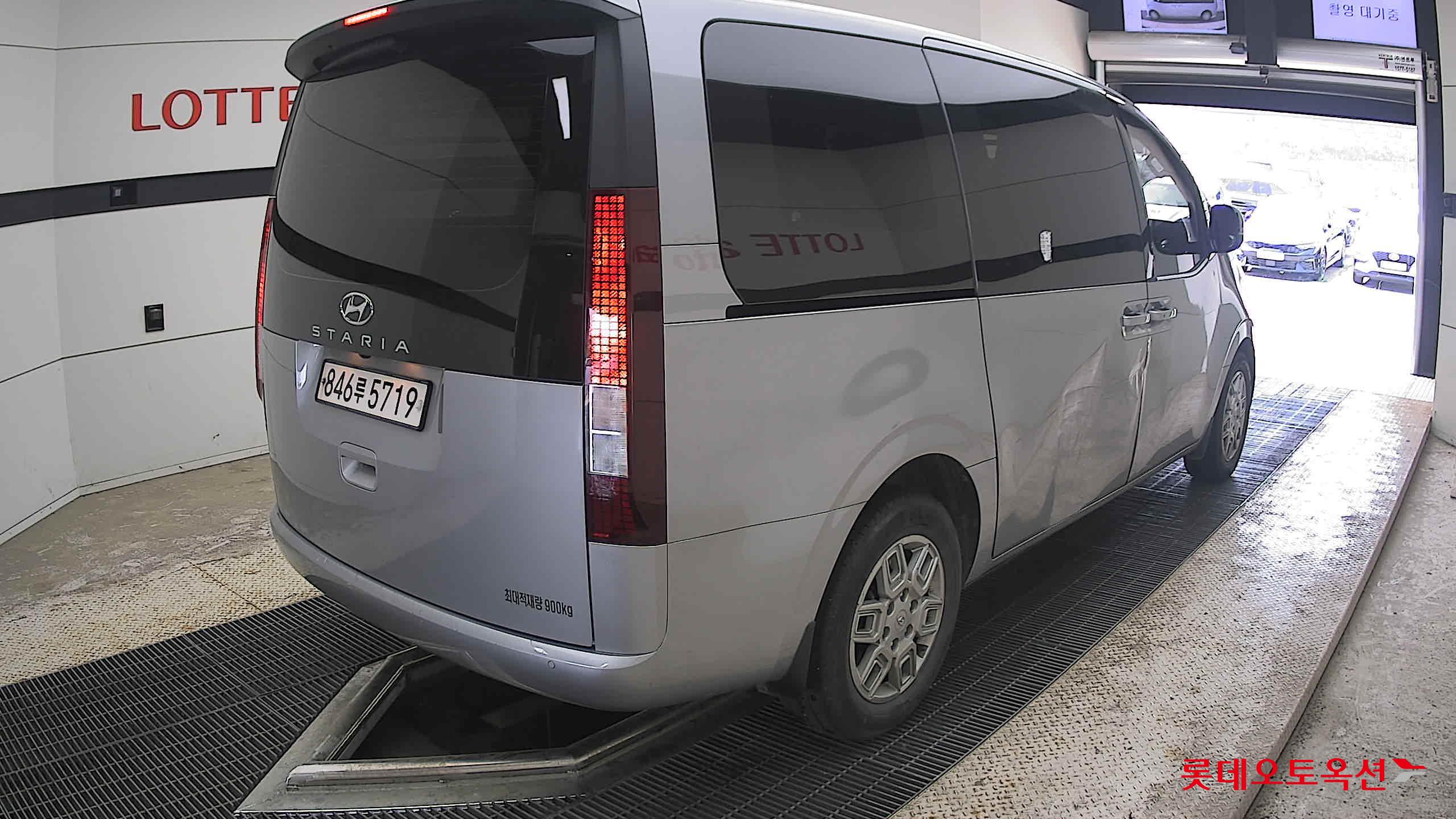 2022 - hyundai staria