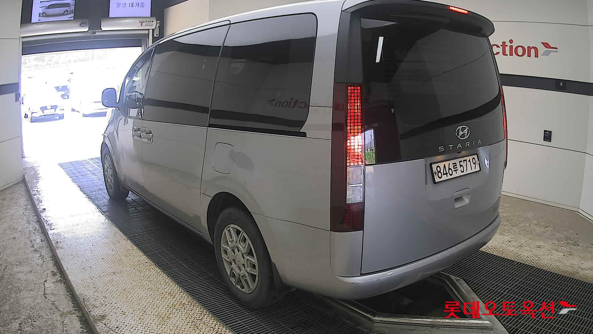 2022 - hyundai staria
