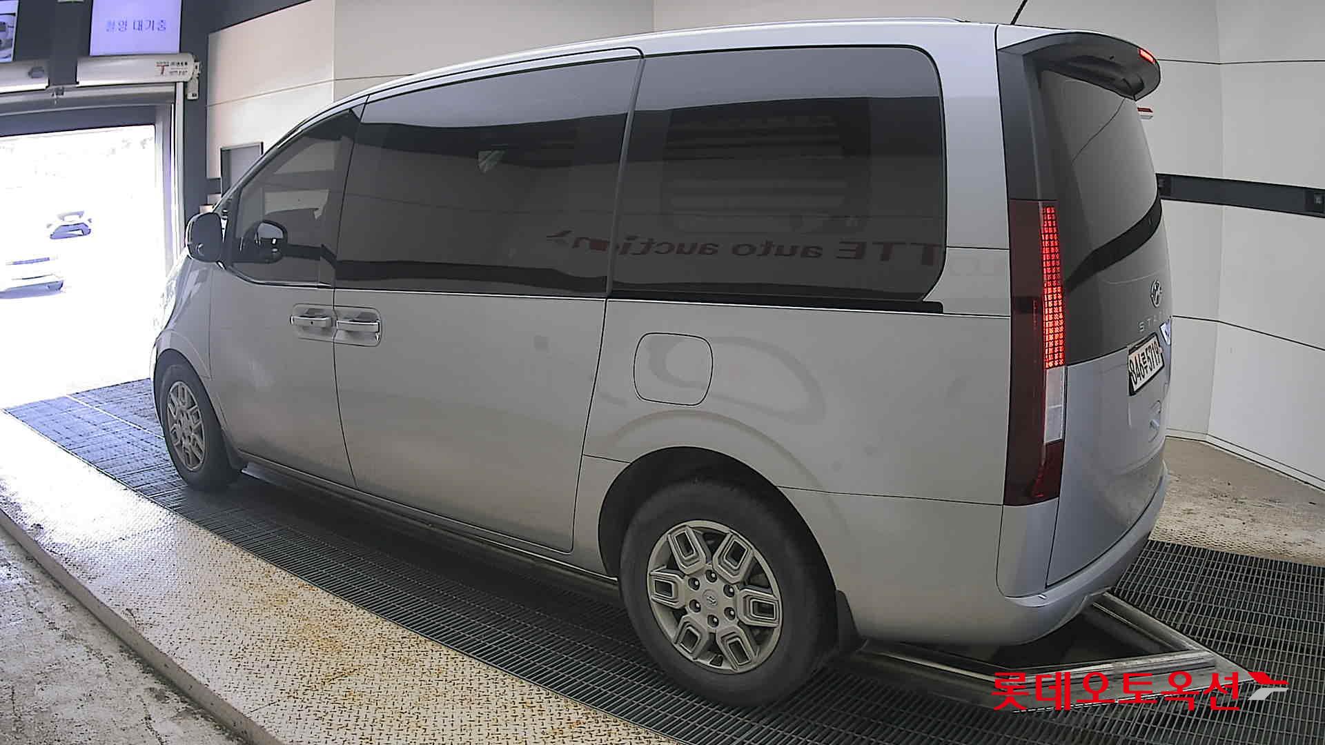 2022 - hyundai staria