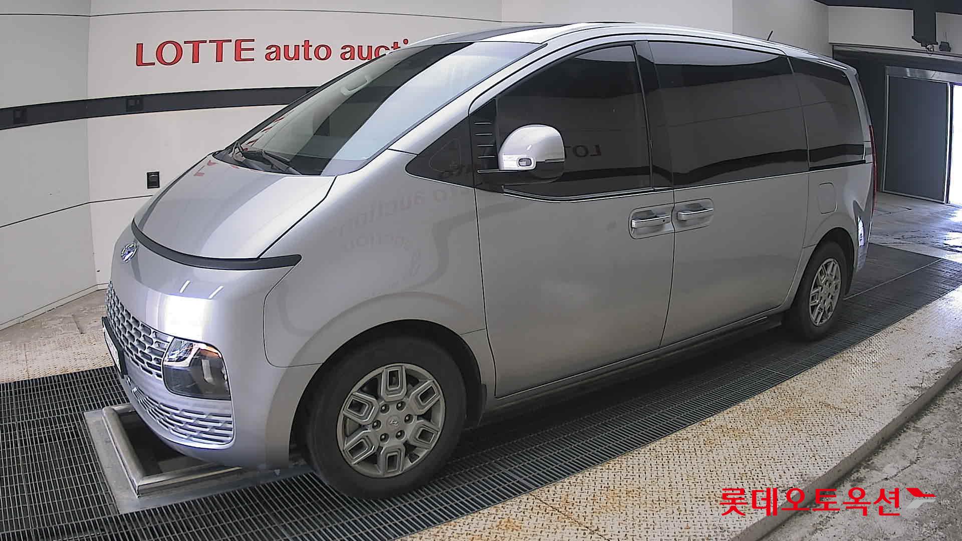 2022 - hyundai staria