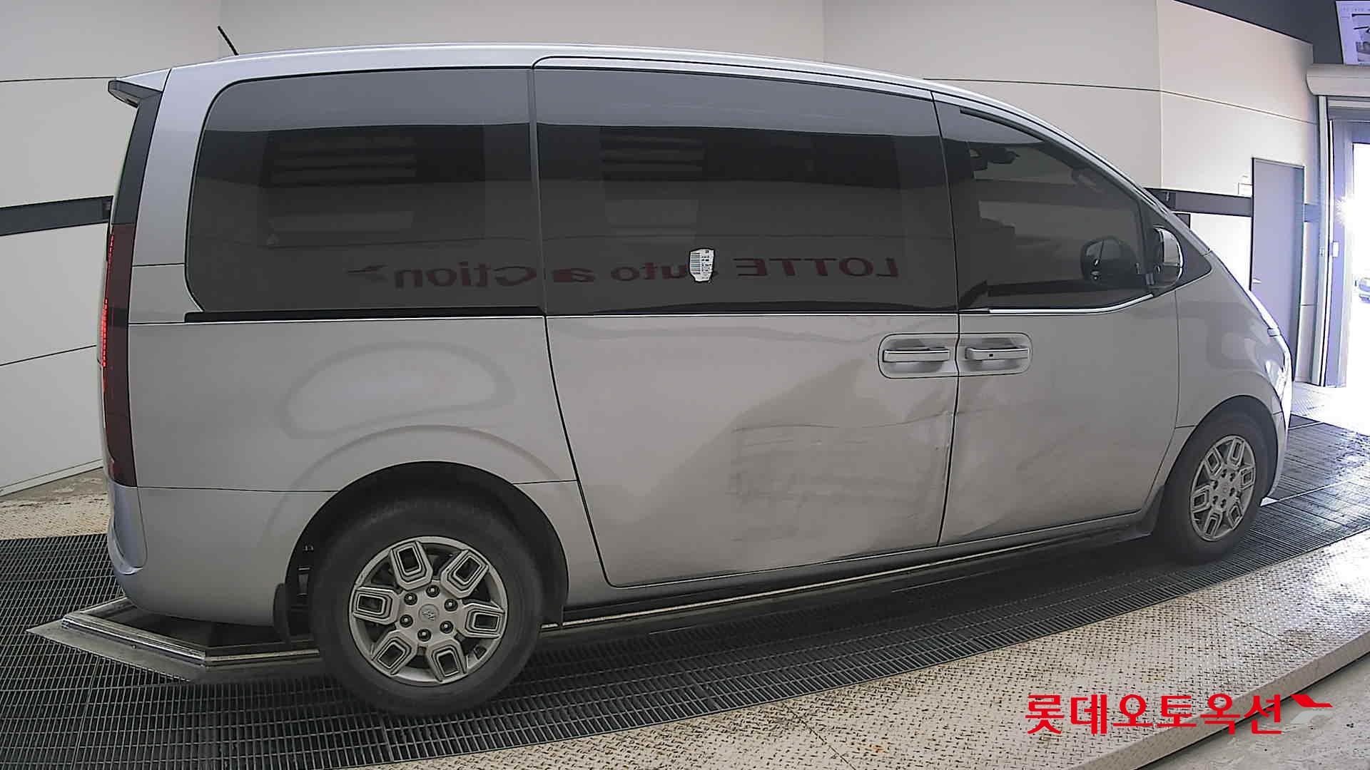 2022 - hyundai staria