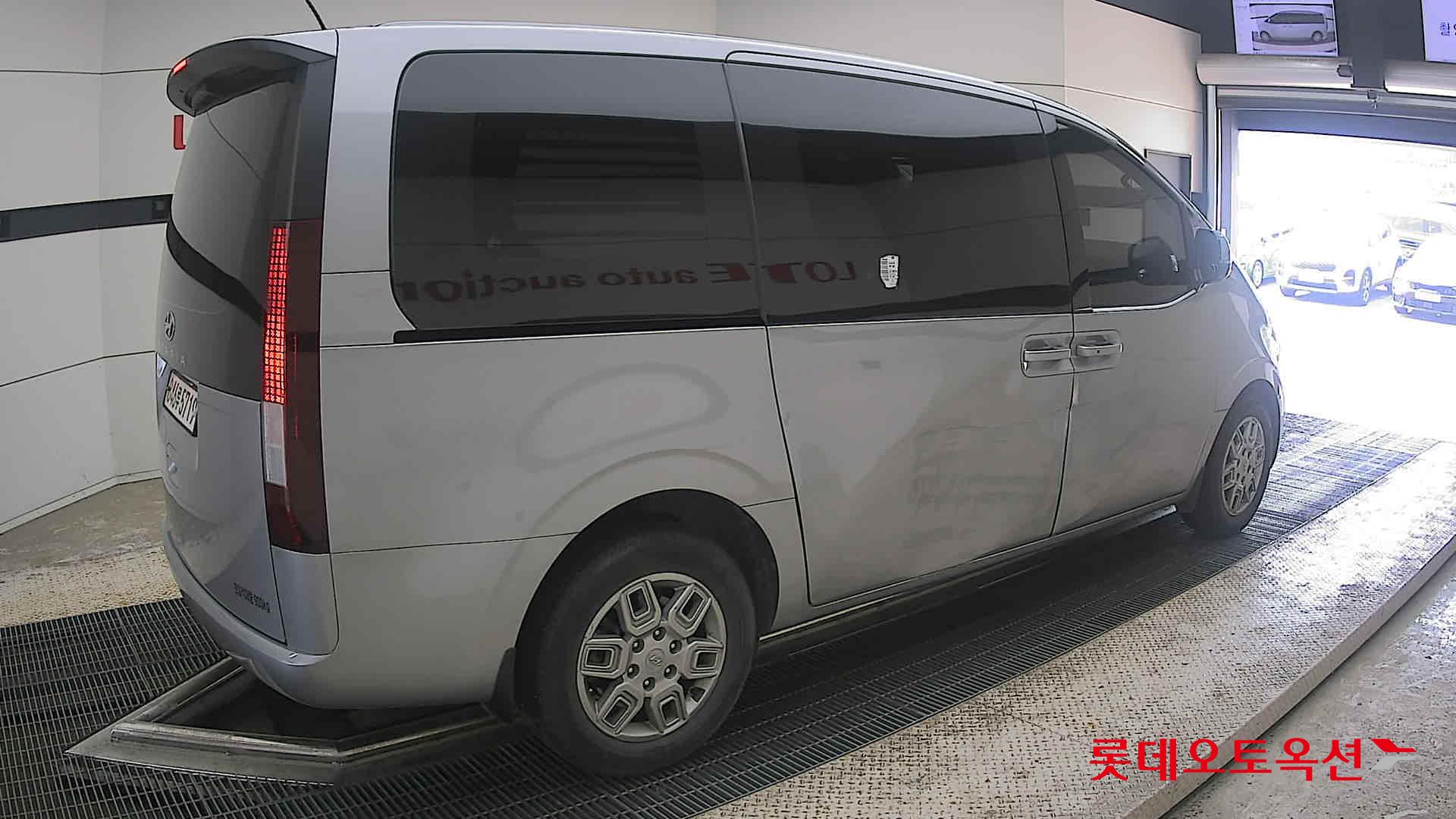 2022 - hyundai staria