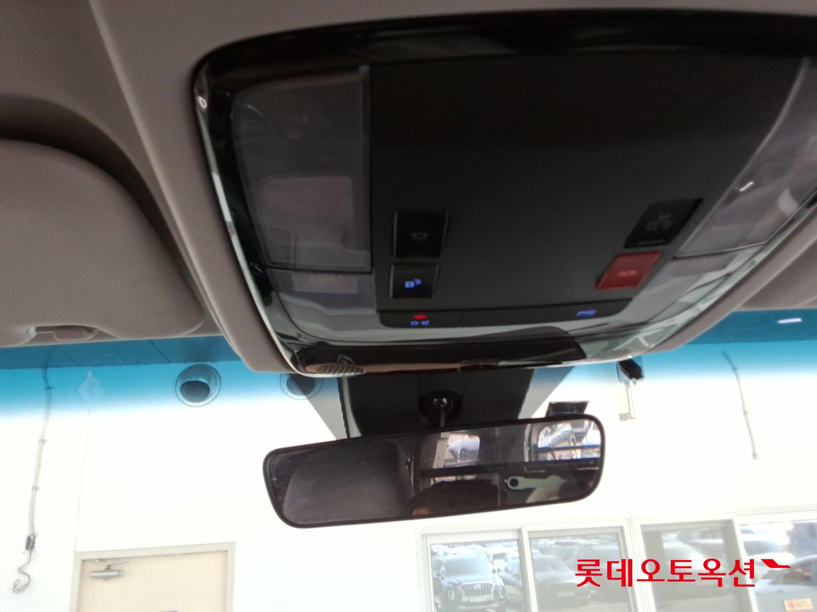 2022 - hyundai staria