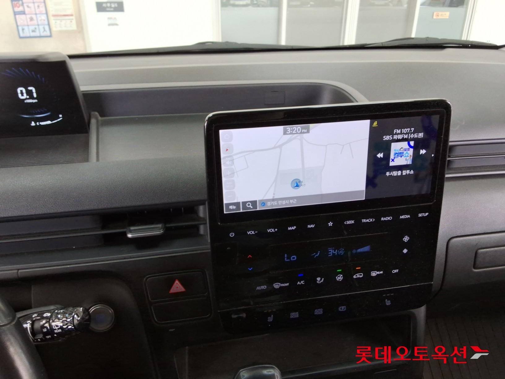 2022 - hyundai staria