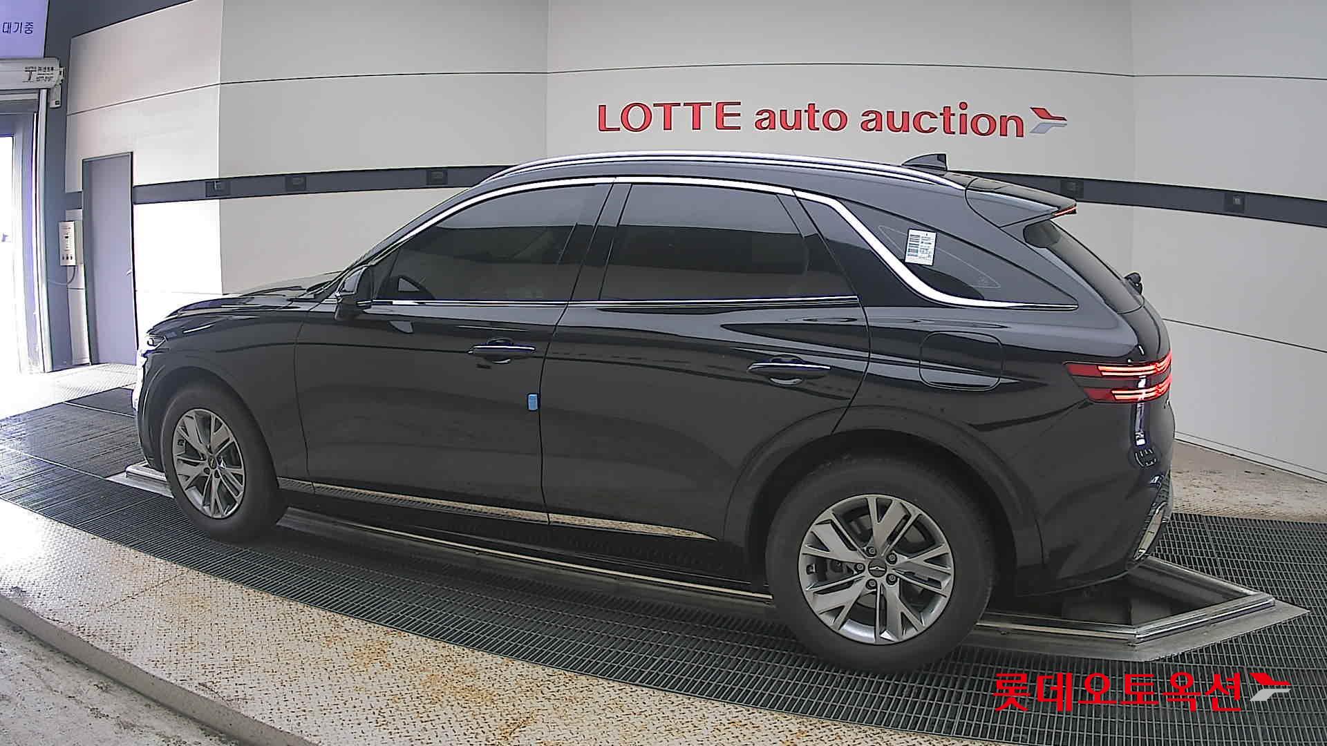 2023 - genesis gv70