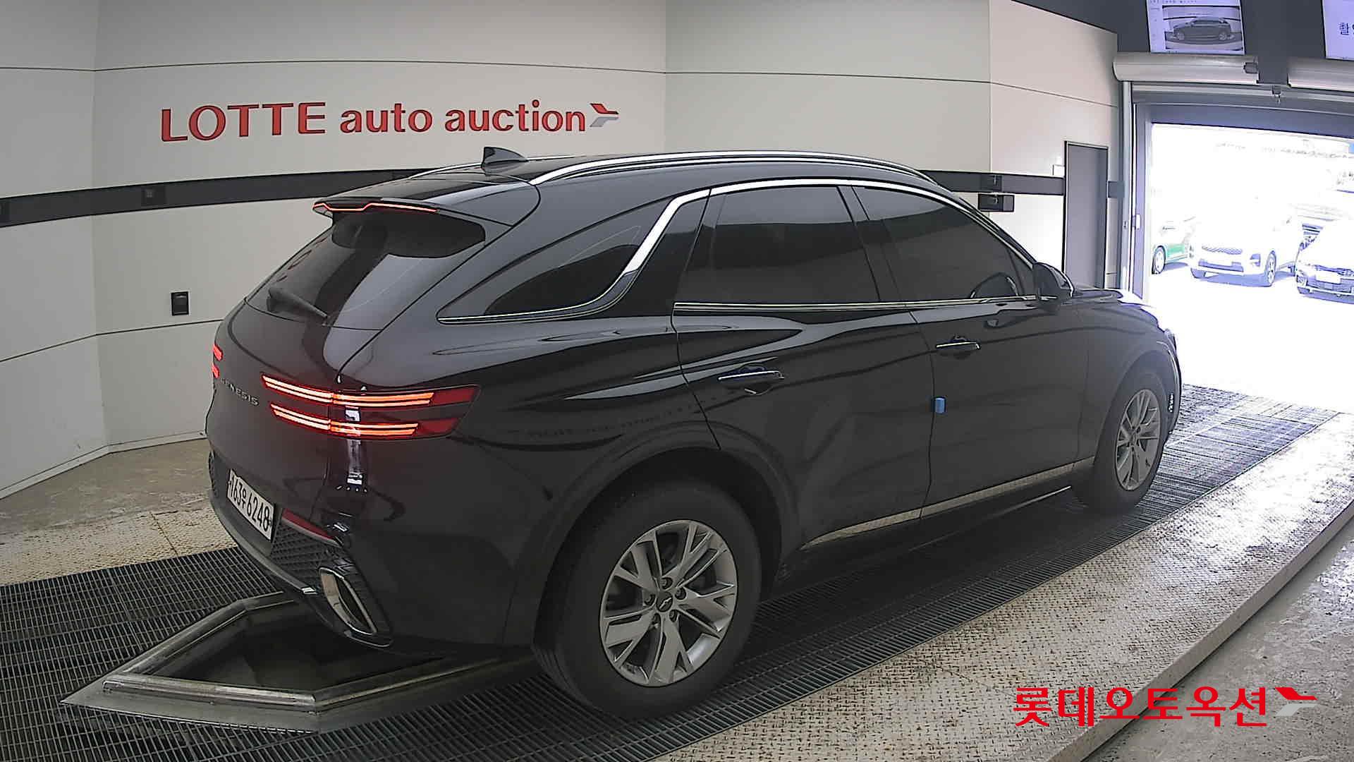 2023 - genesis gv70
