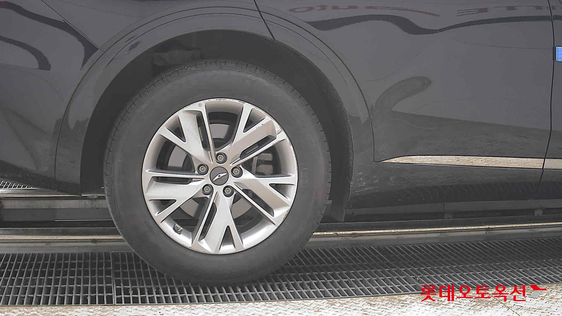 2023 - genesis gv70