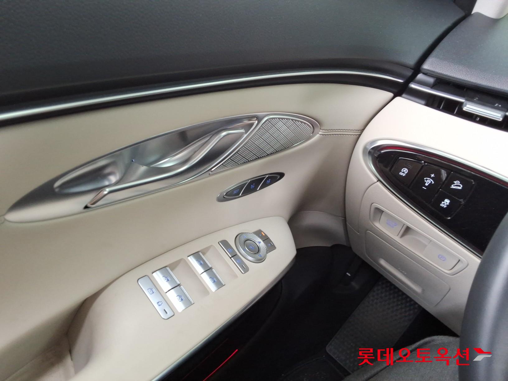 2023 - genesis gv70