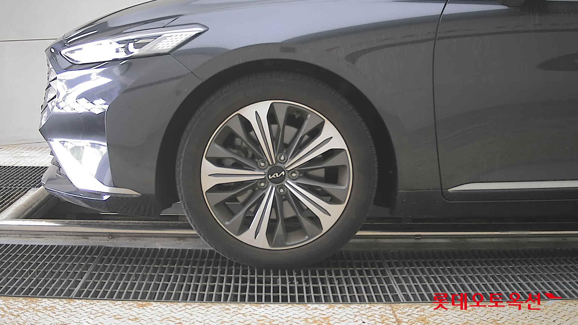 Kia K8 - 25