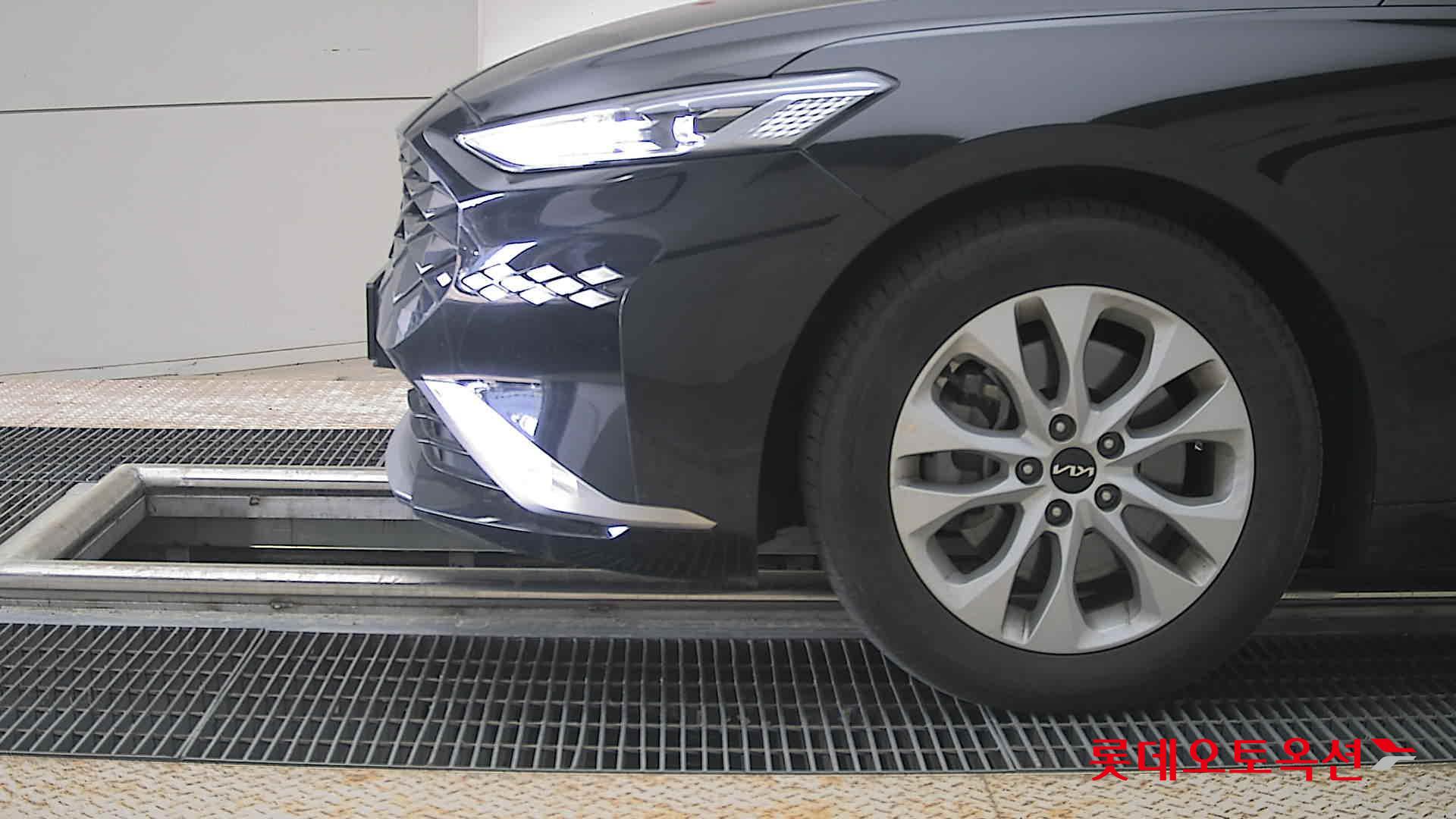 Kia K8 - 25