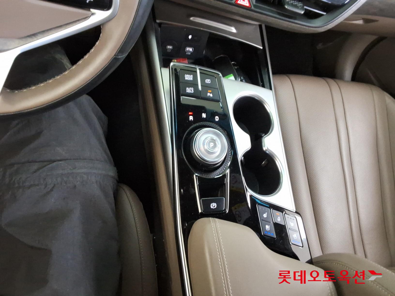 Kia K8 - 32