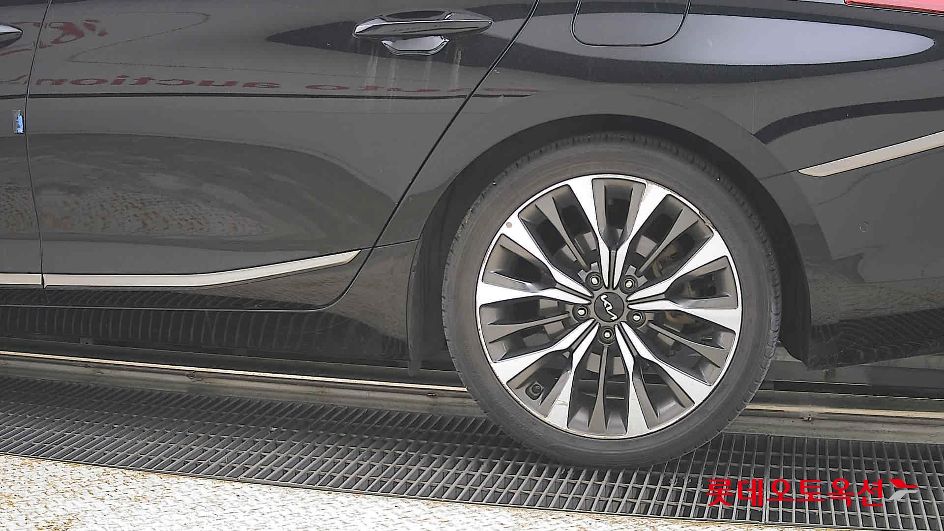 2022 - kia k8