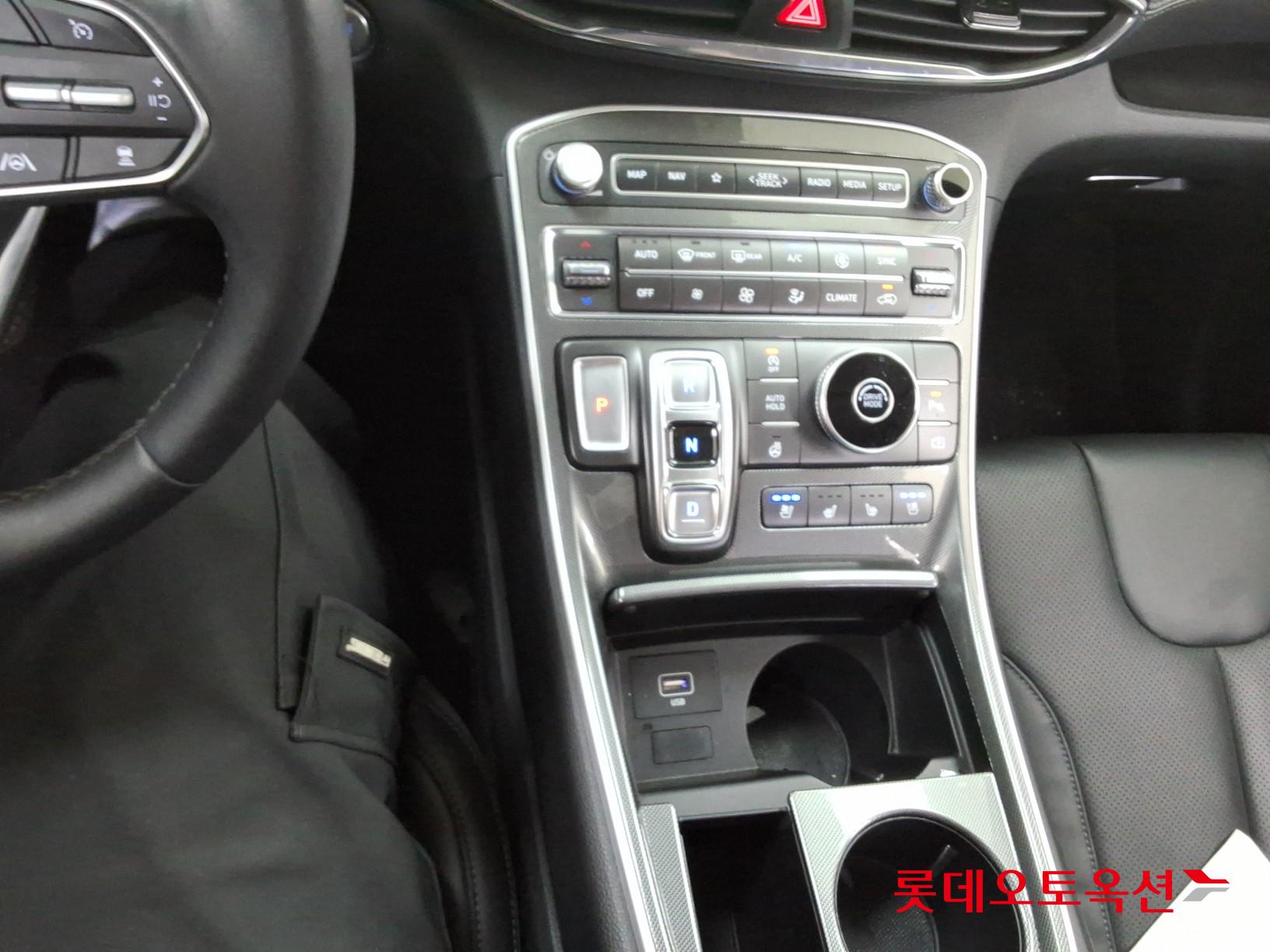 Hyundai SANTAFE - 34