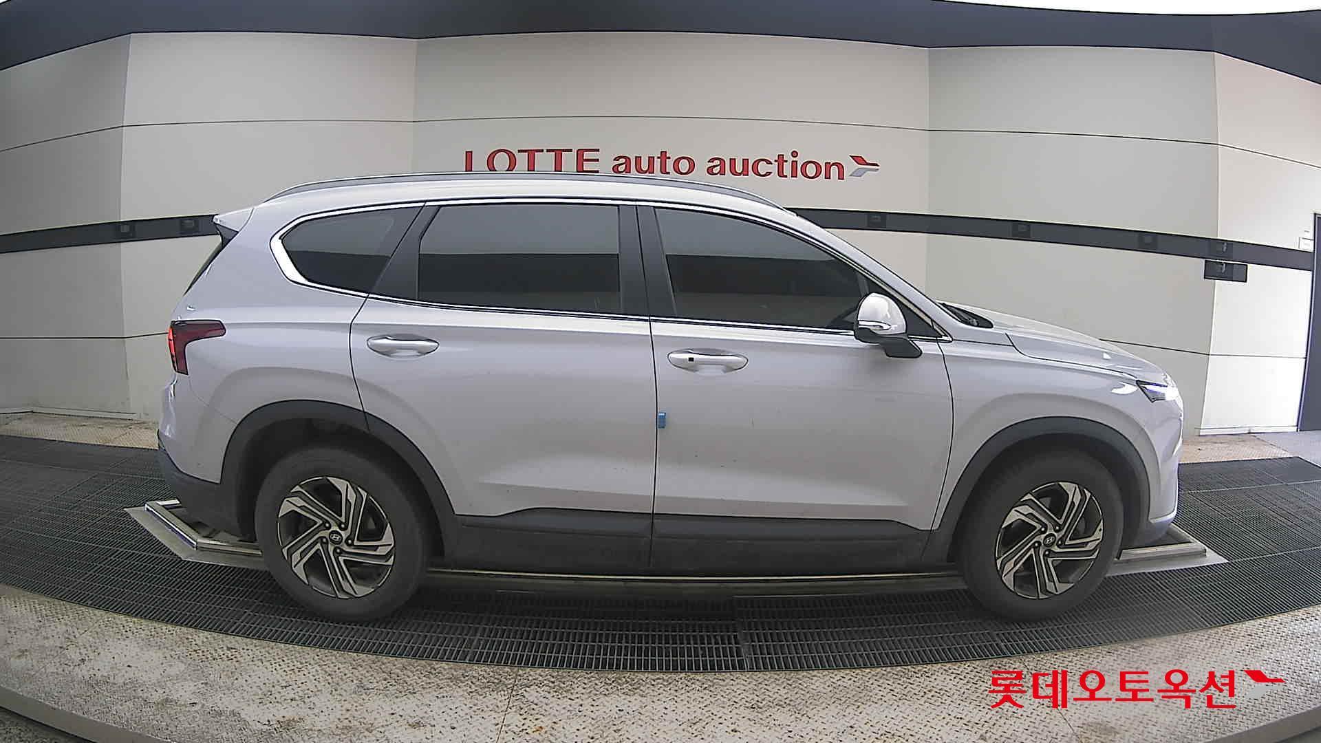 Hyundai SANTAFE - 21