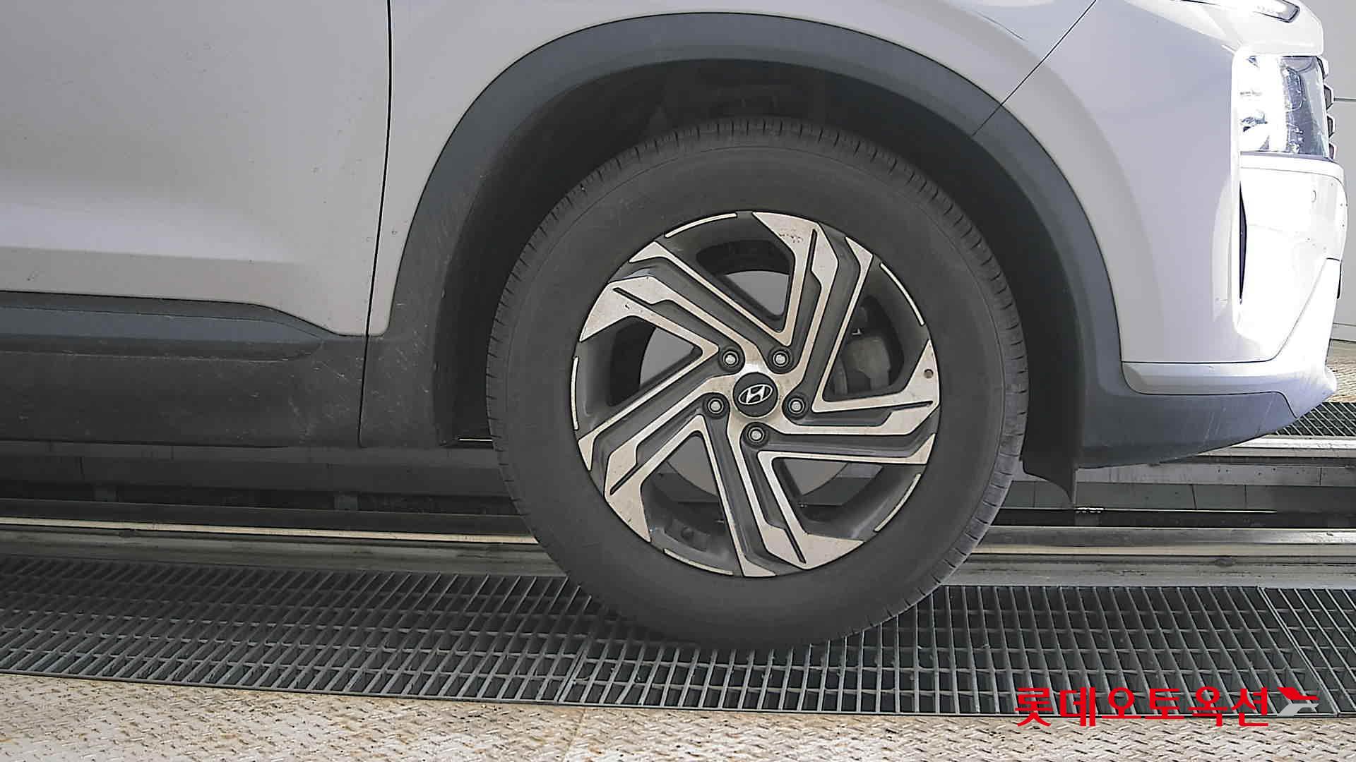 Hyundai SANTAFE - 27
