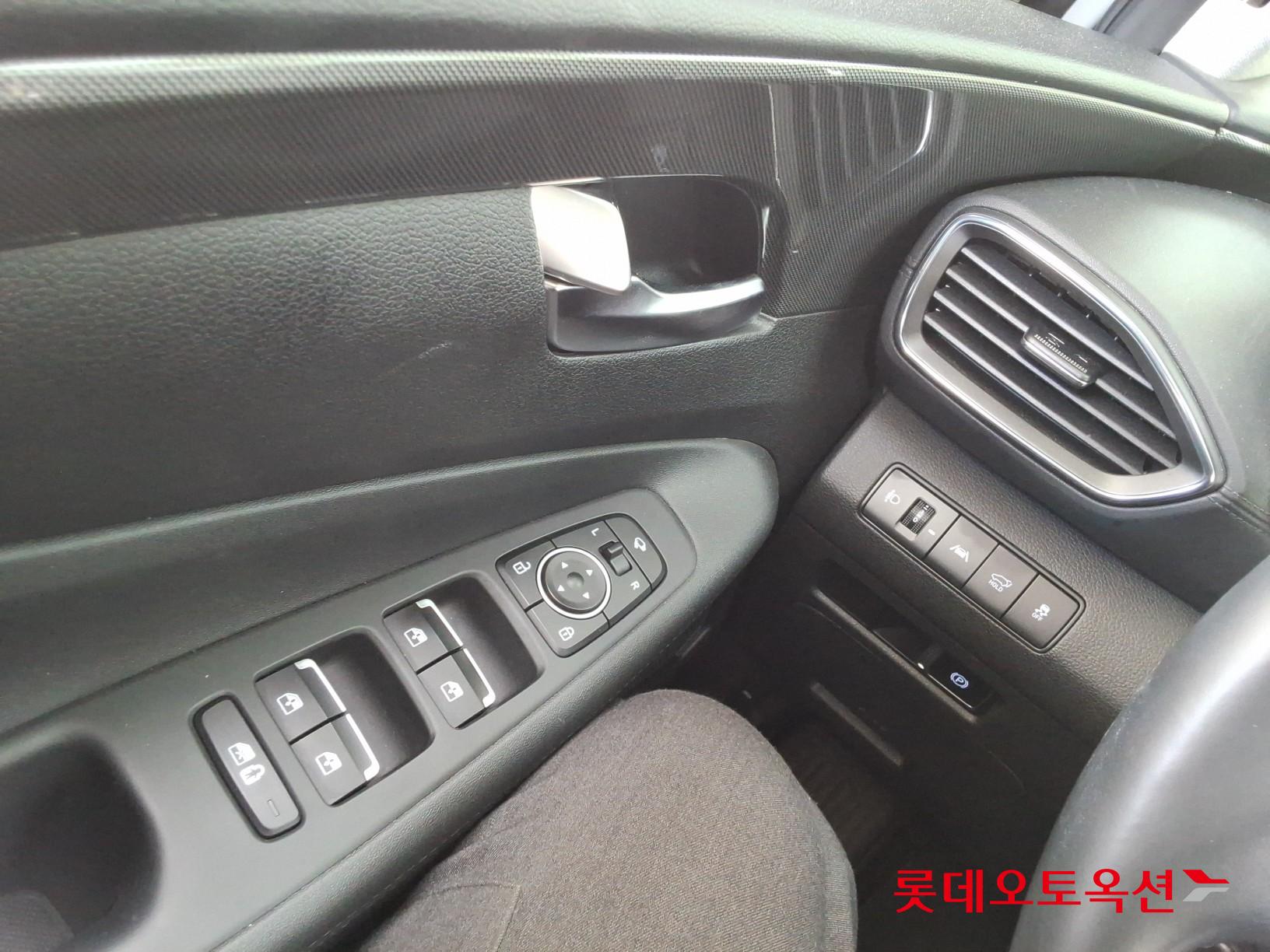 Hyundai SANTAFE - 29