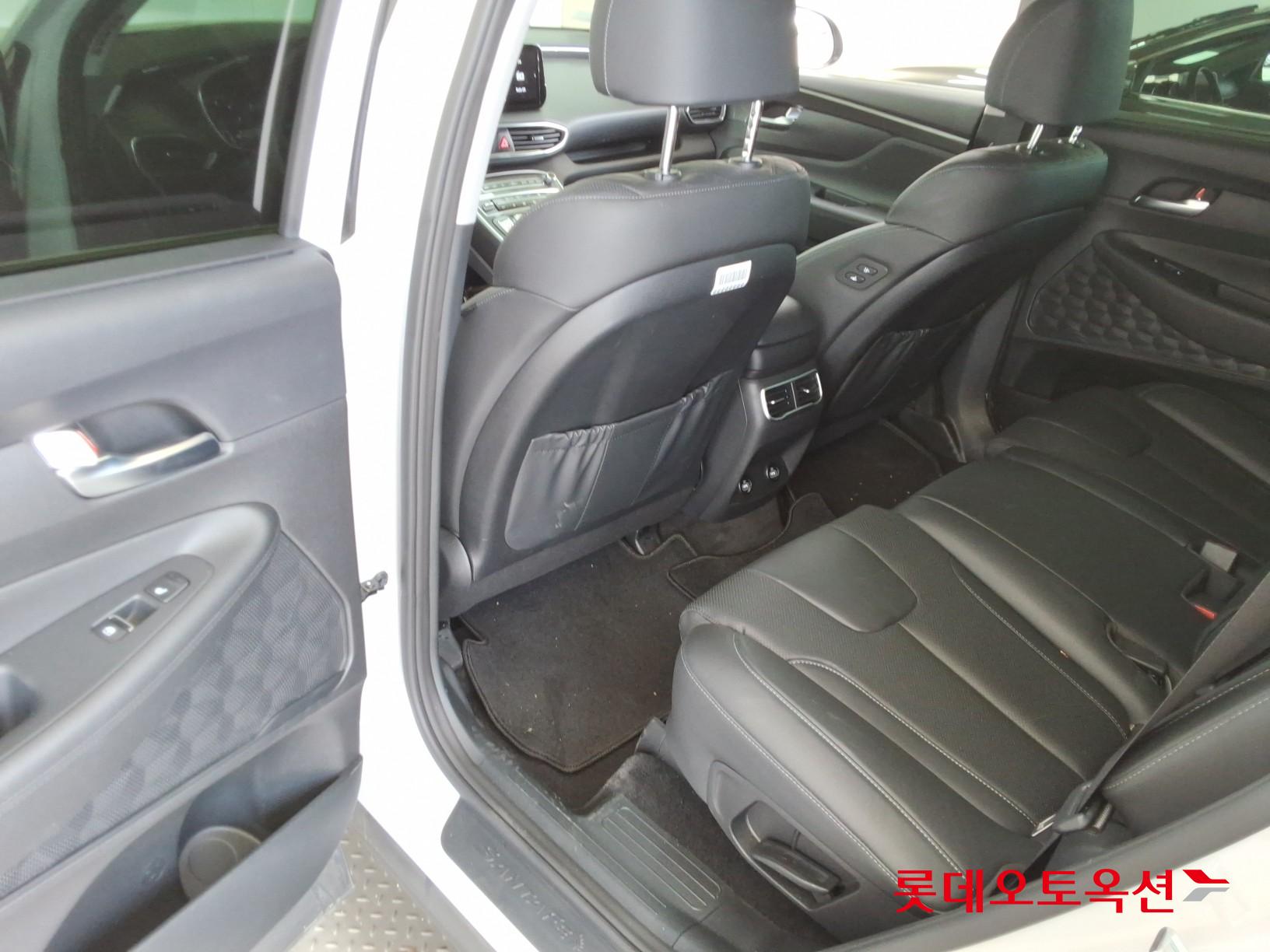 Hyundai SANTAFE - 38