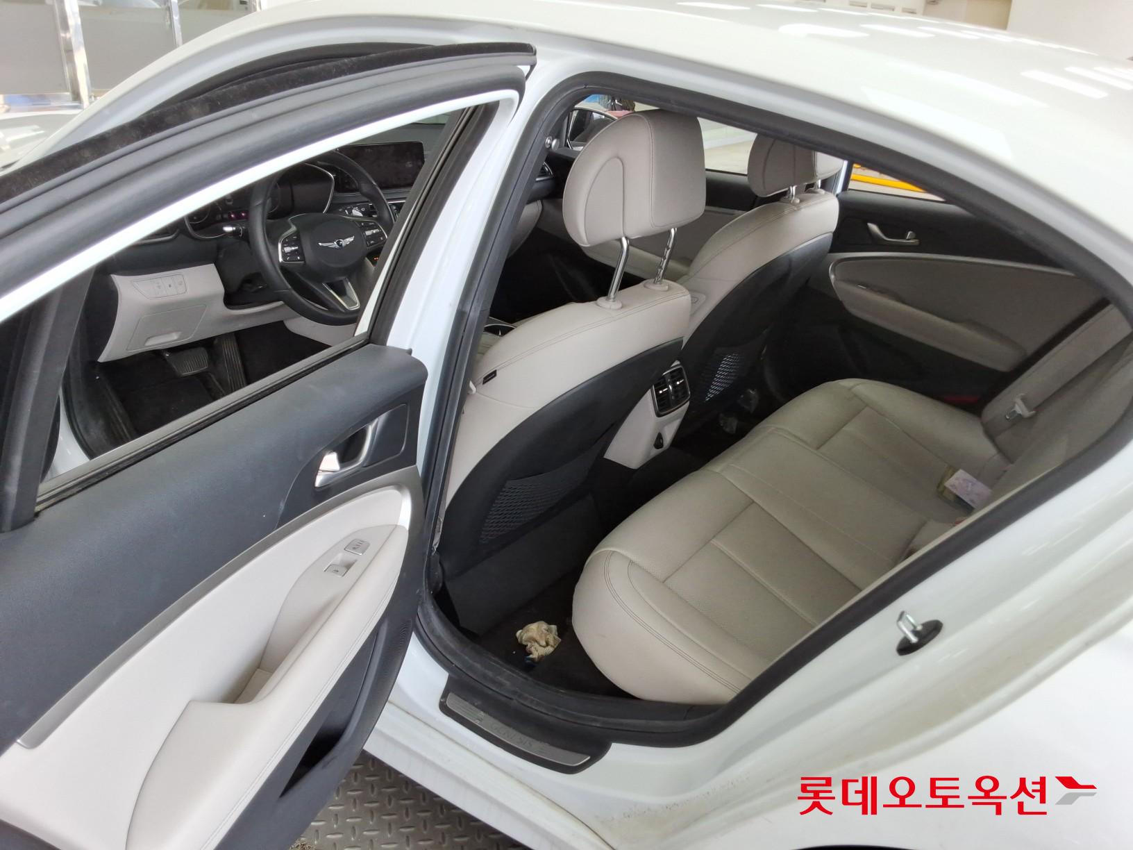 제네시스 G70 - 37
