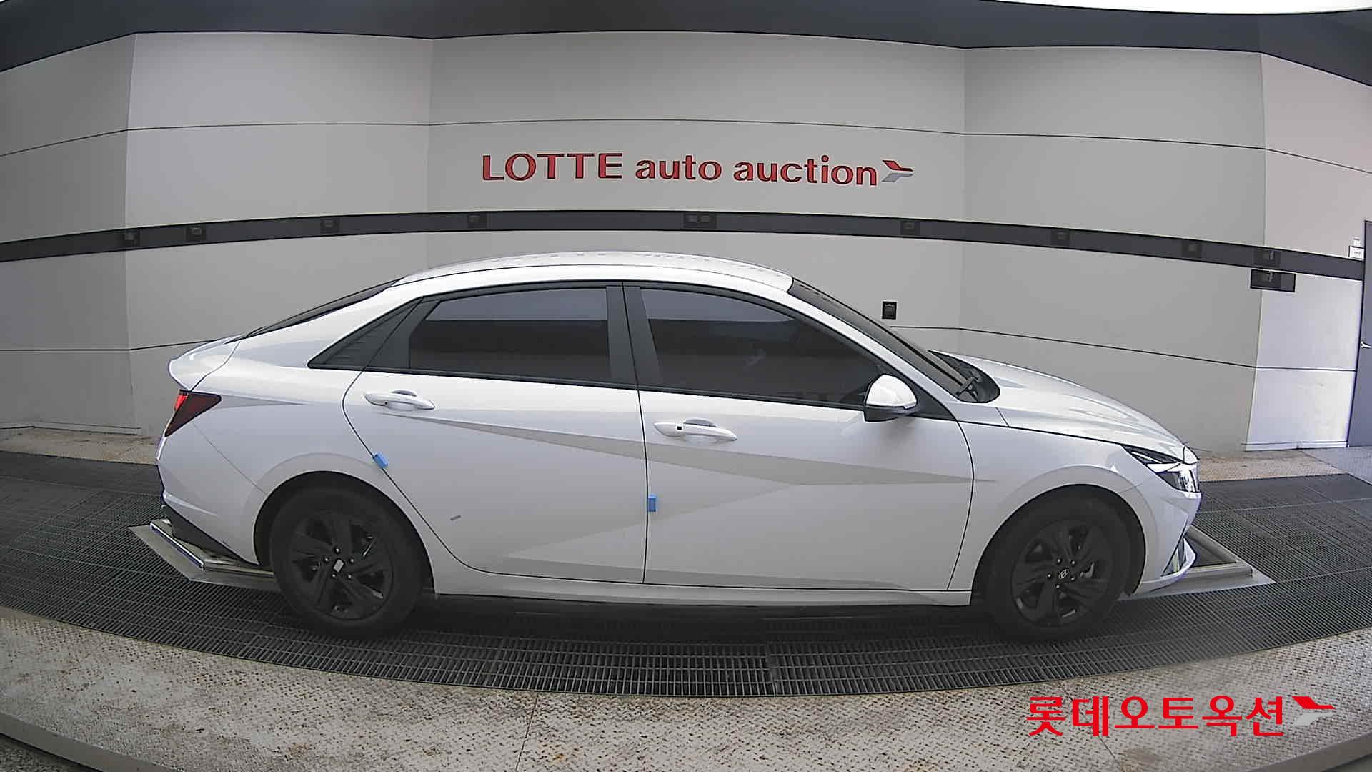 Hyundai Elantra - 21