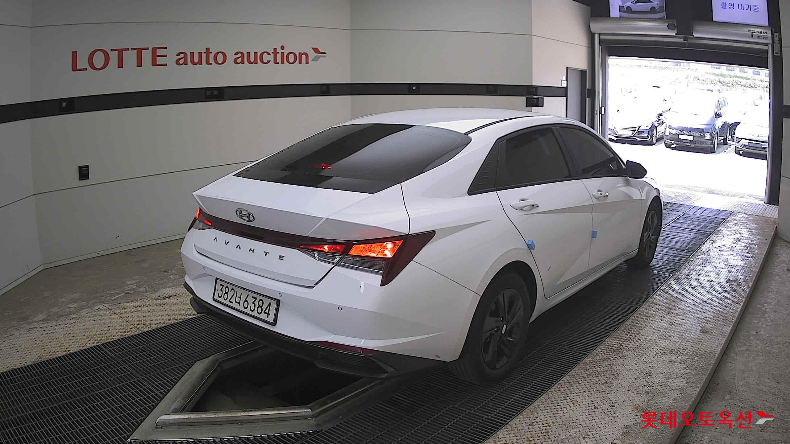Hyundai Elantra - 5