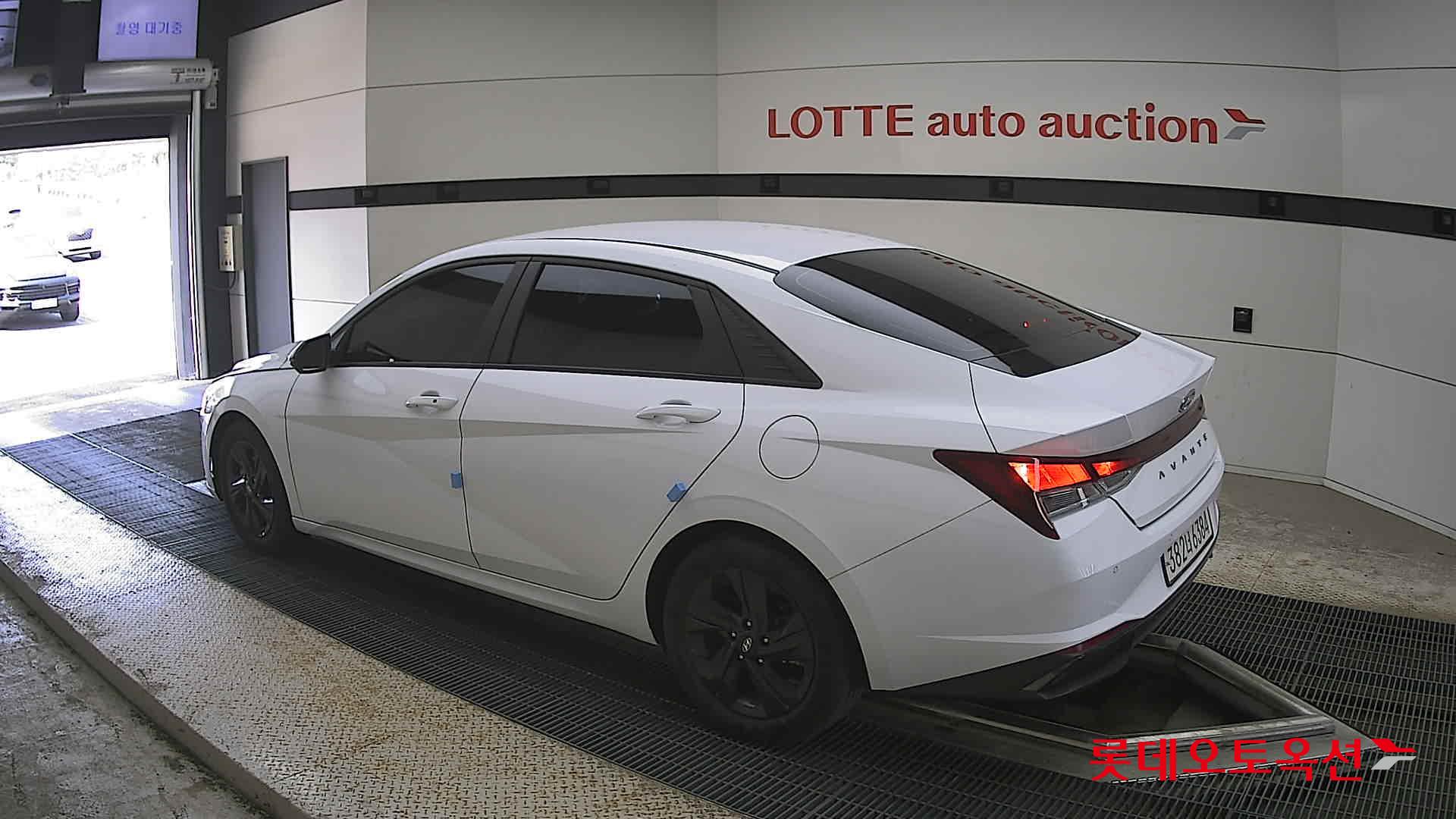 Hyundai Elantra - 15