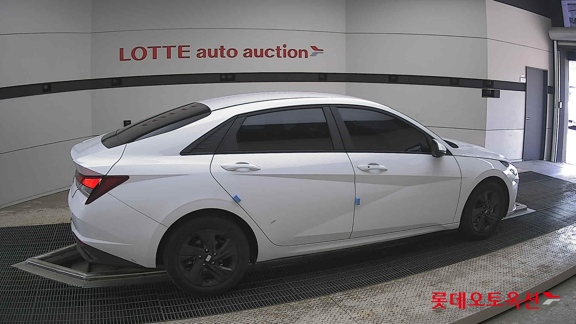 Hyundai Elantra - 20