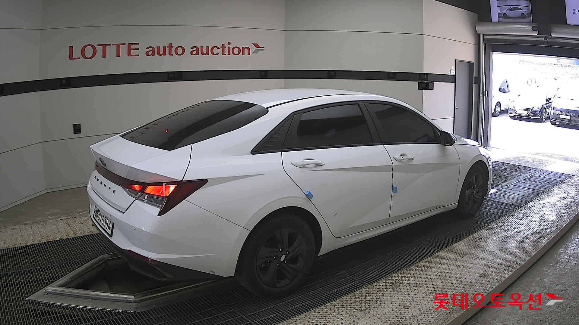 Hyundai Elantra - 19