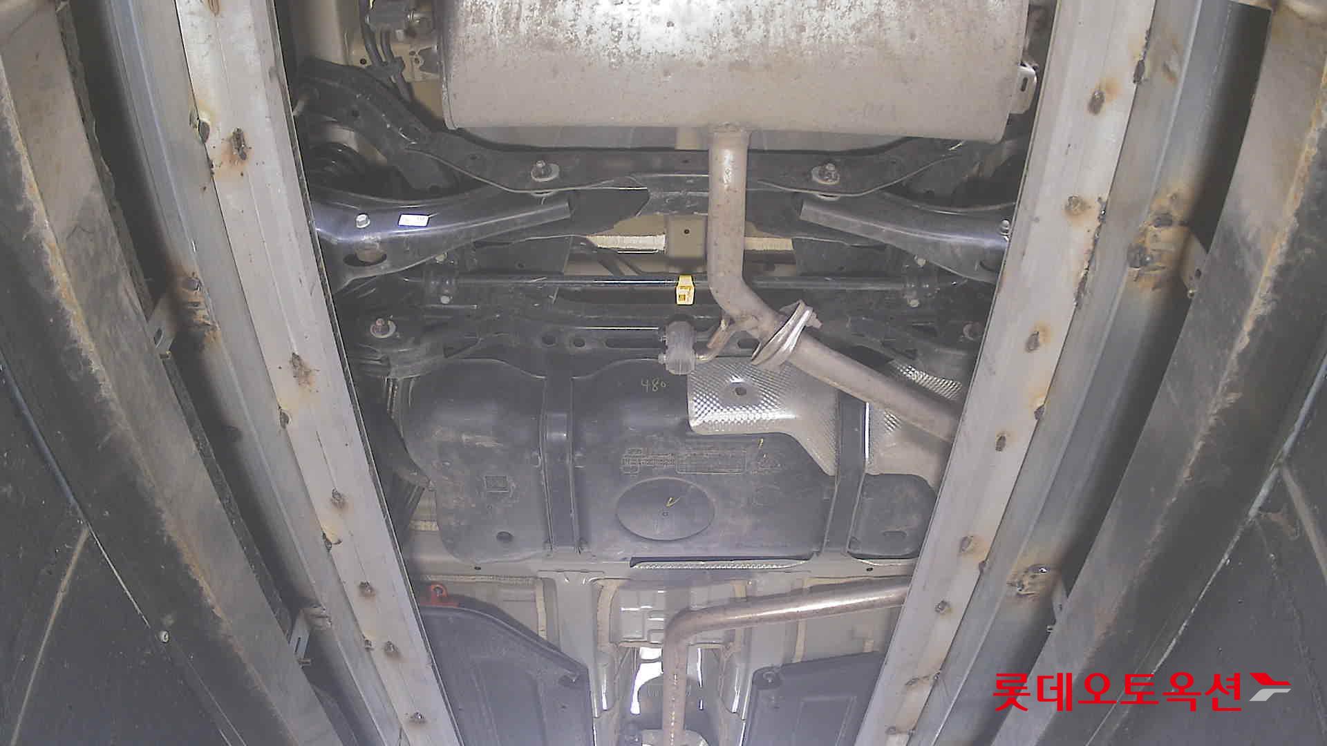 Hyundai Elantra - 2