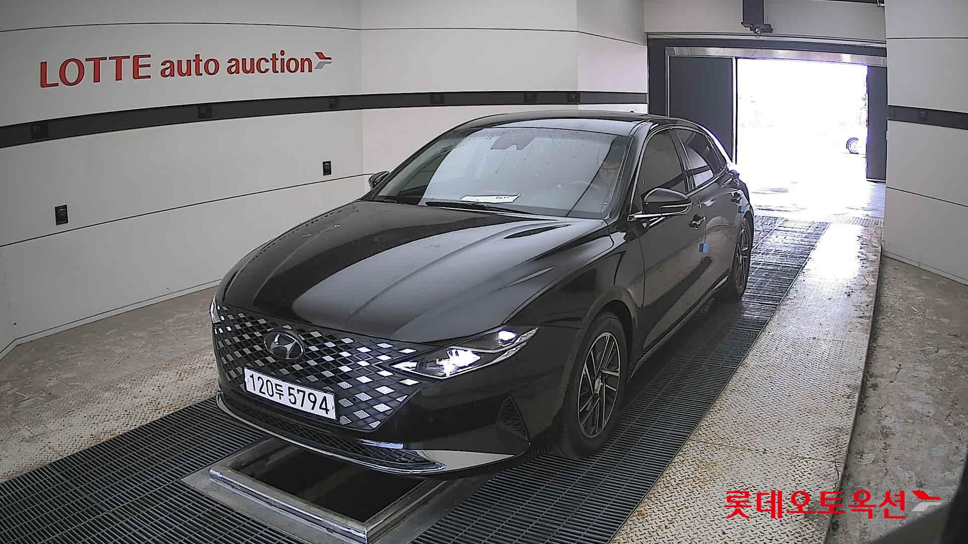 Hyundai Grandeur - 10