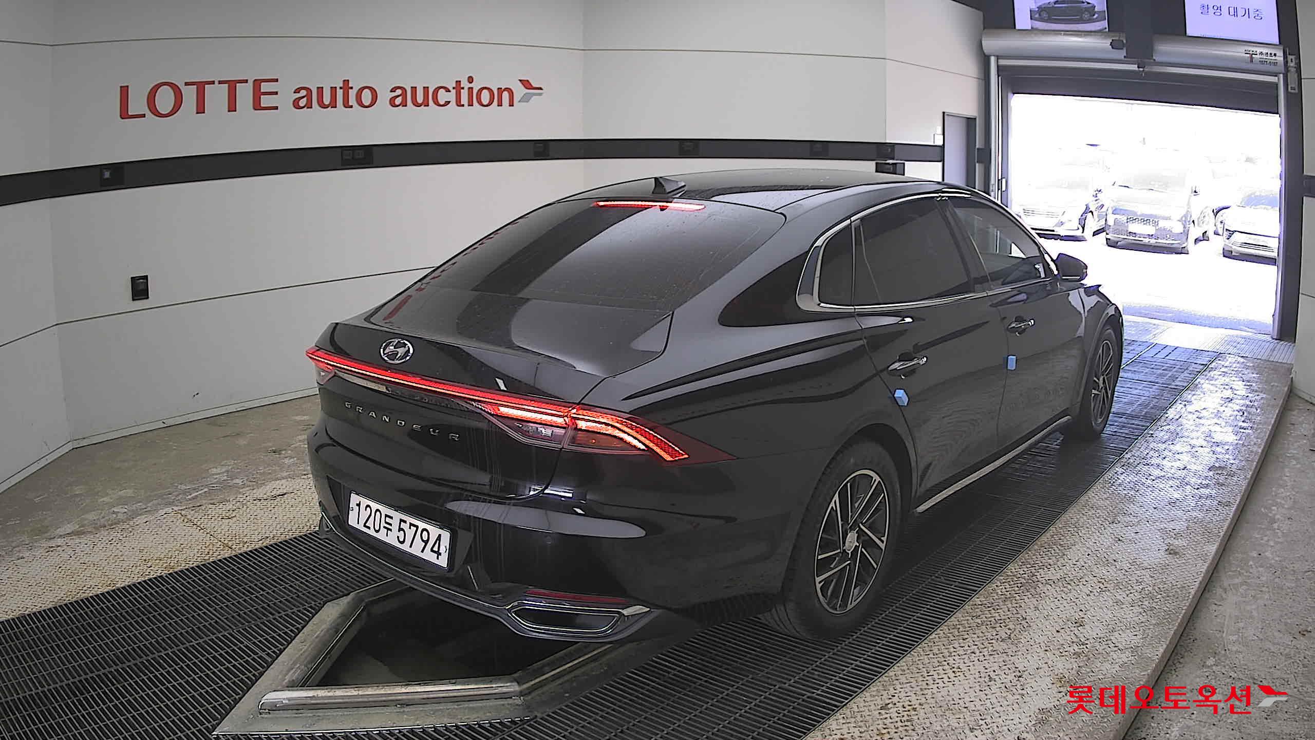 Hyundai Grandeur - 5