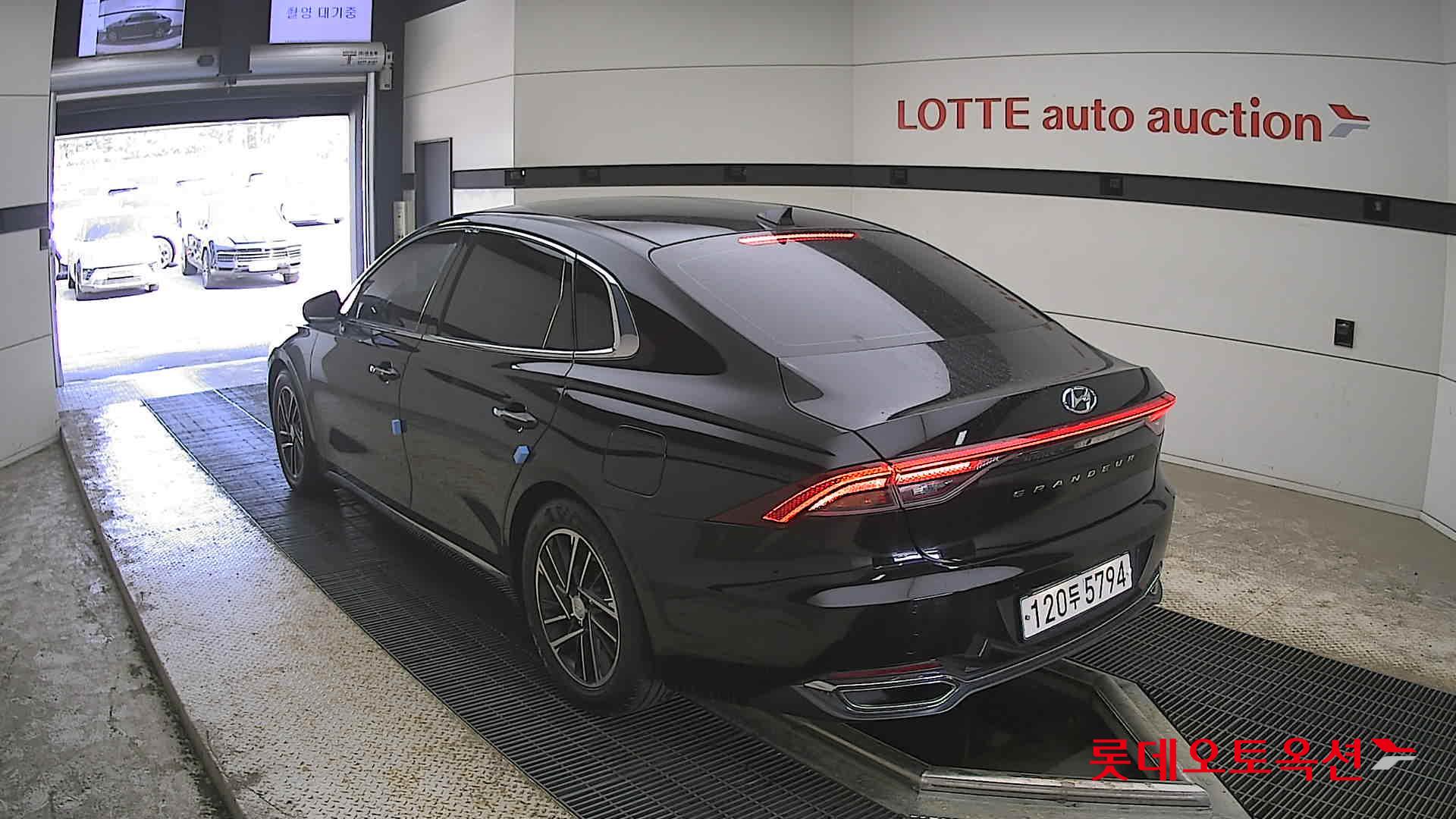 Hyundai Grandeur - 4