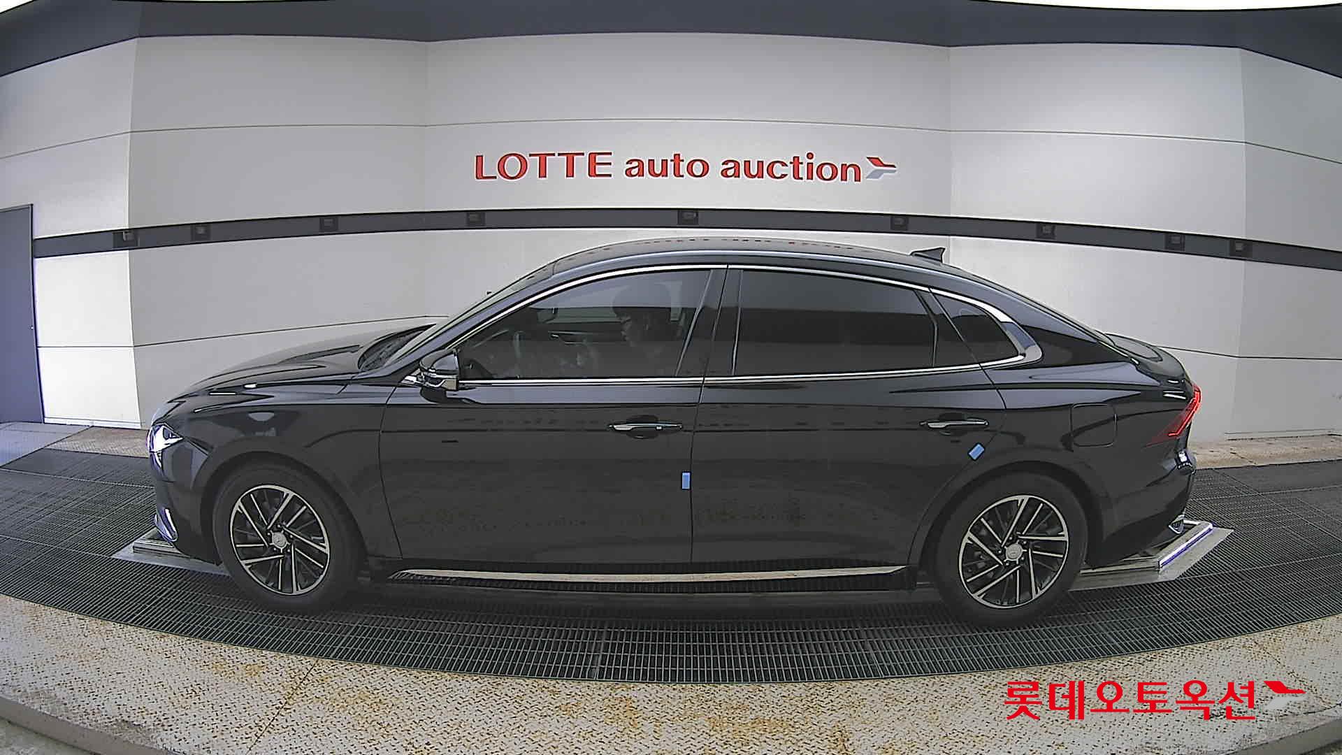 Hyundai Grandeur - 13