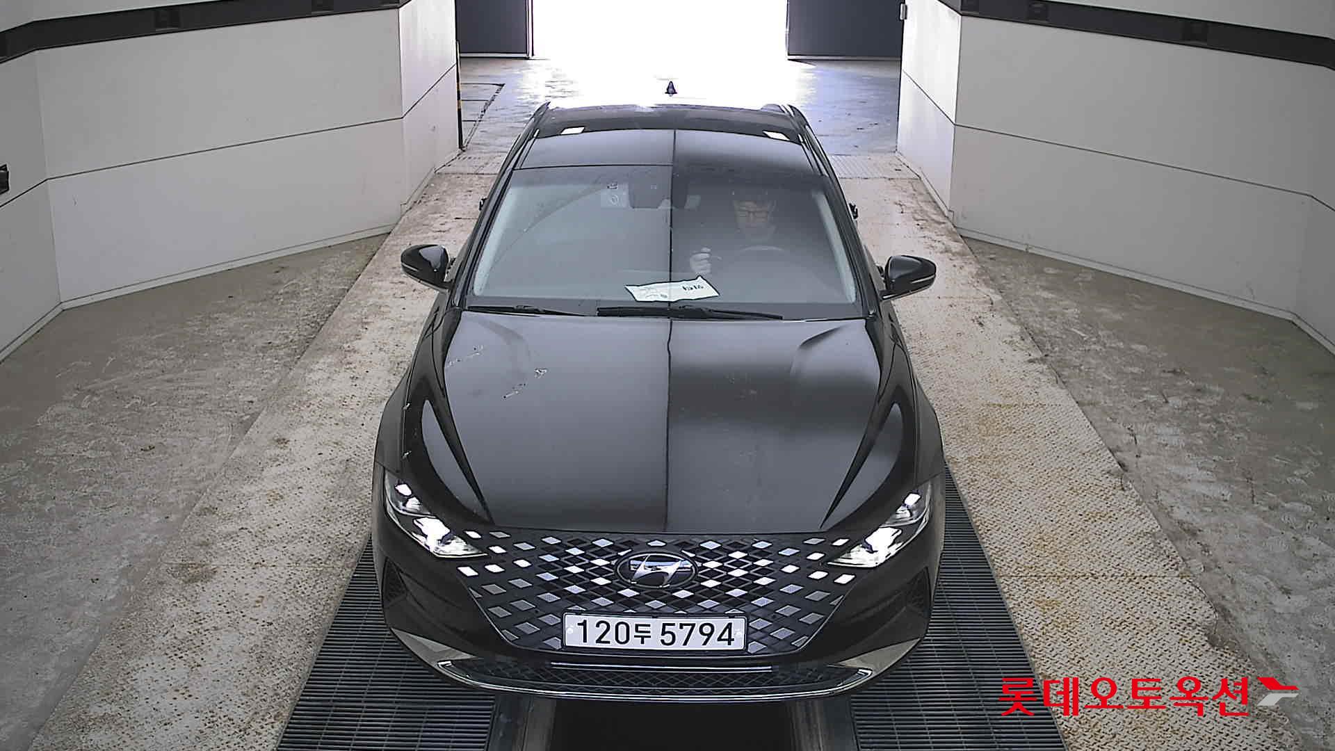Hyundai Grandeur - 1