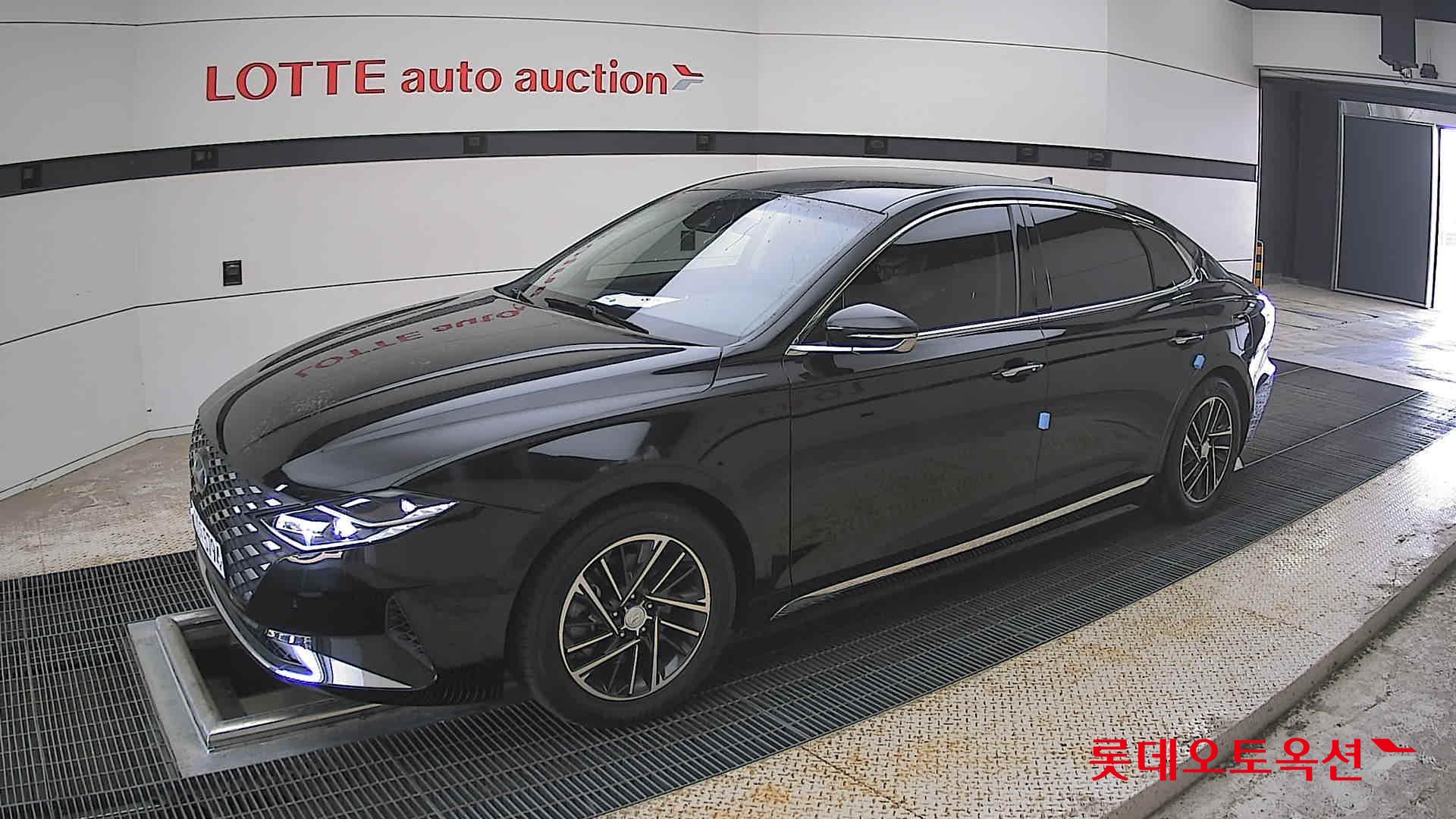 Hyundai Grandeur - 11