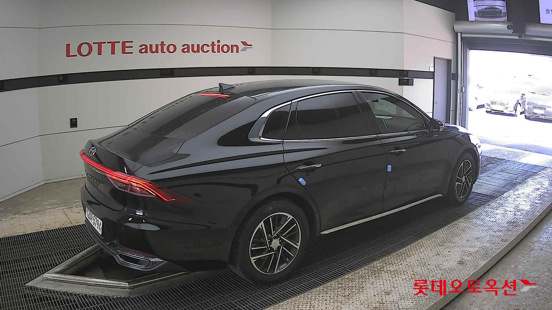 Hyundai Grandeur - 19