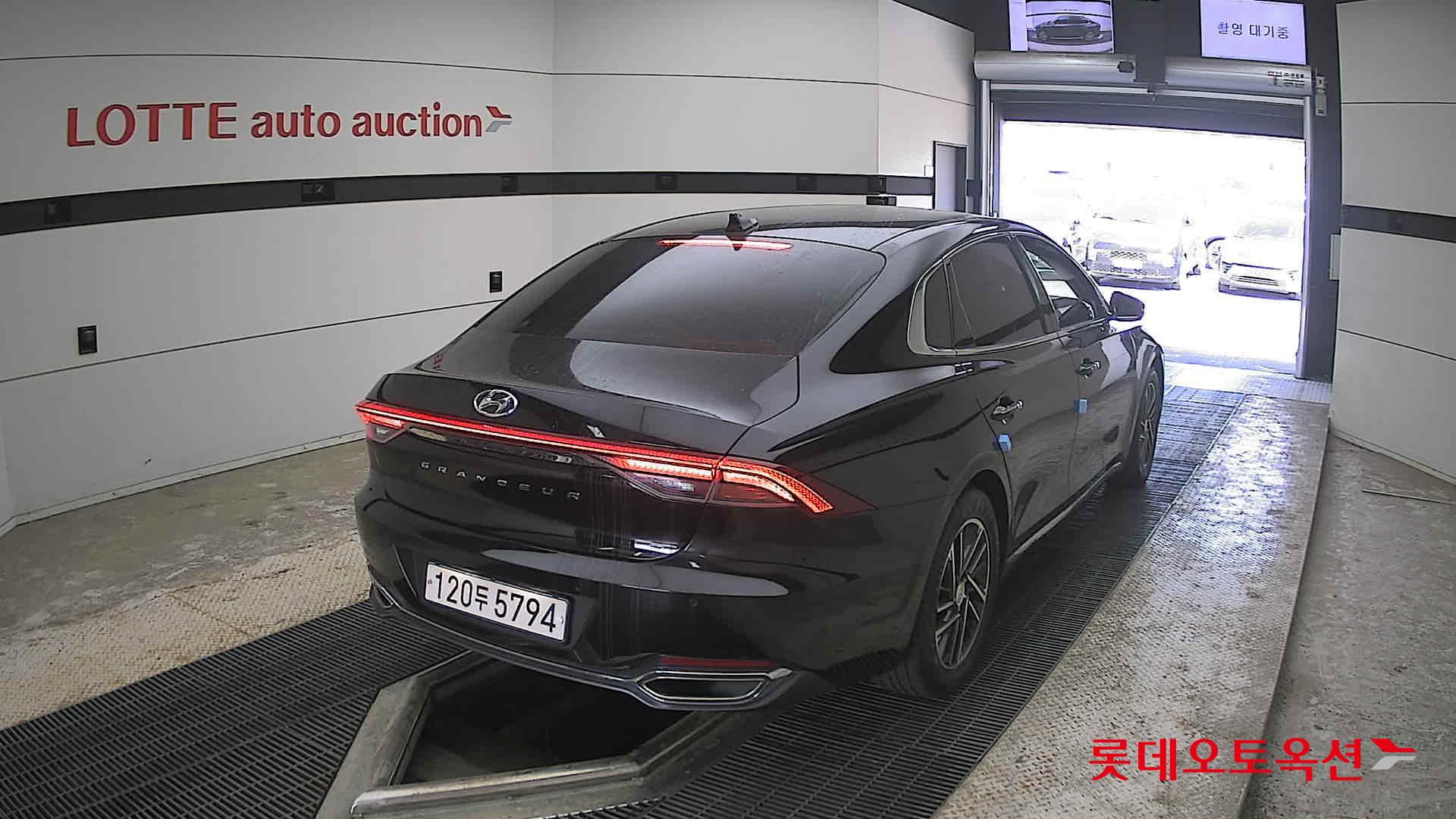 Hyundai Grandeur - 18