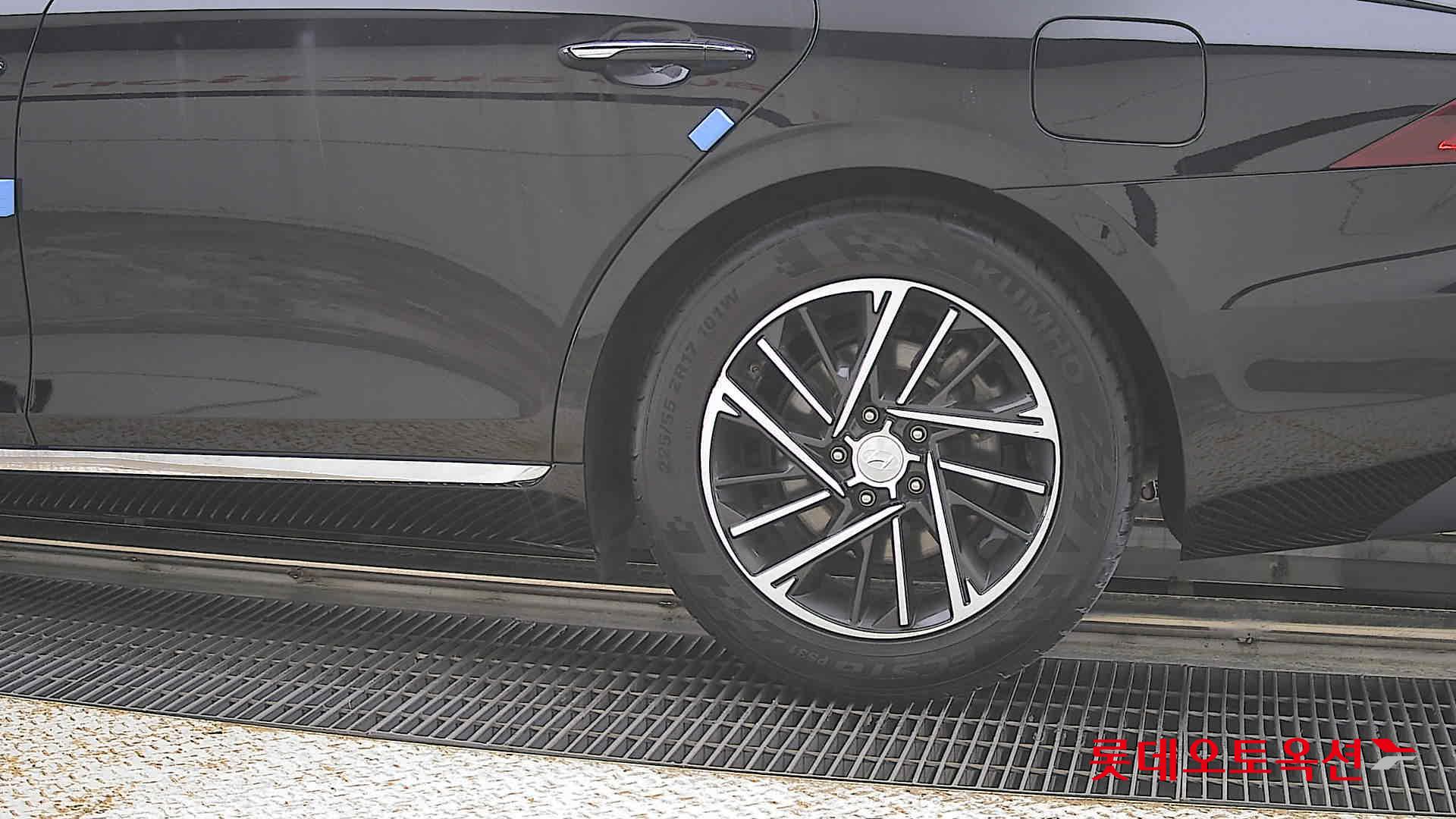 Hyundai Grandeur - 26