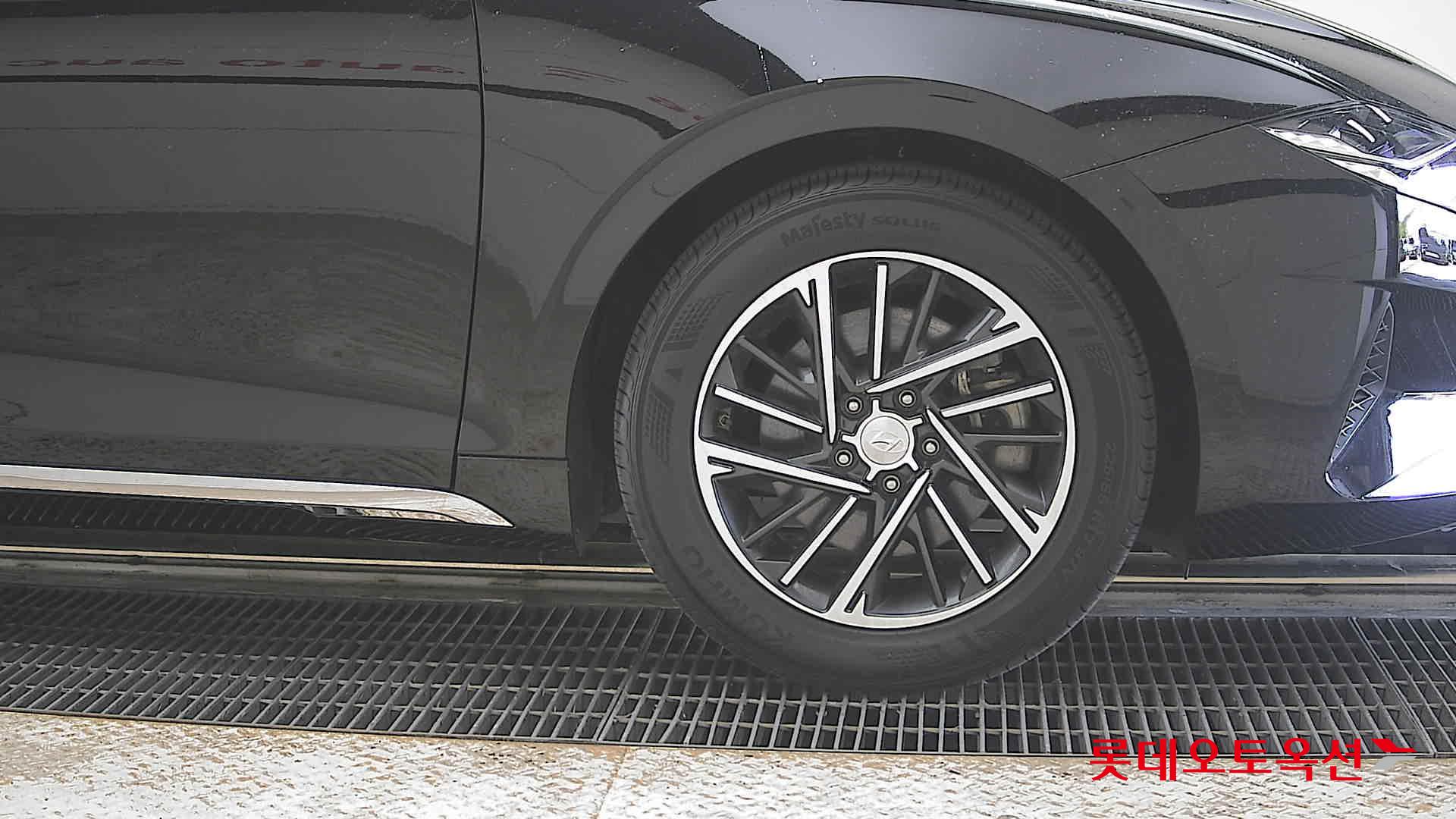 Hyundai Grandeur - 27