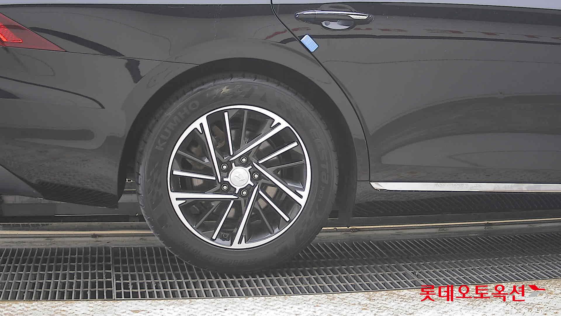 Hyundai Grandeur - 28