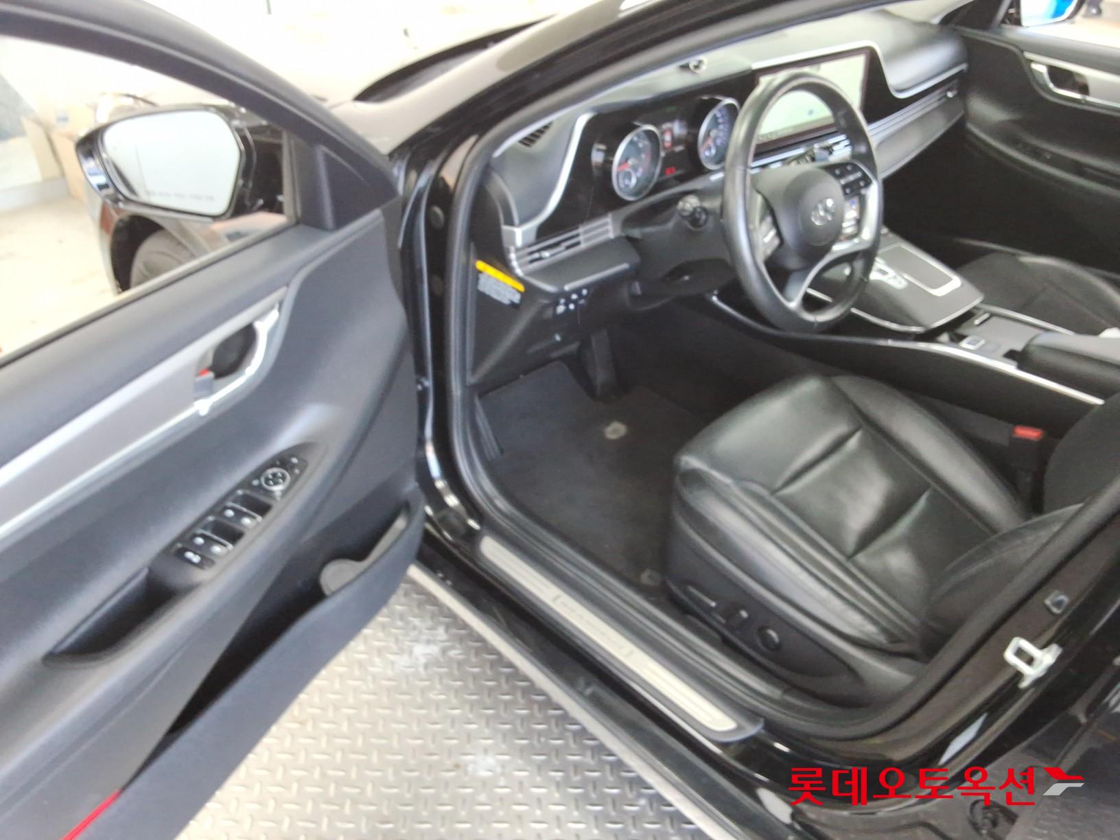 Hyundai Grandeur - 36