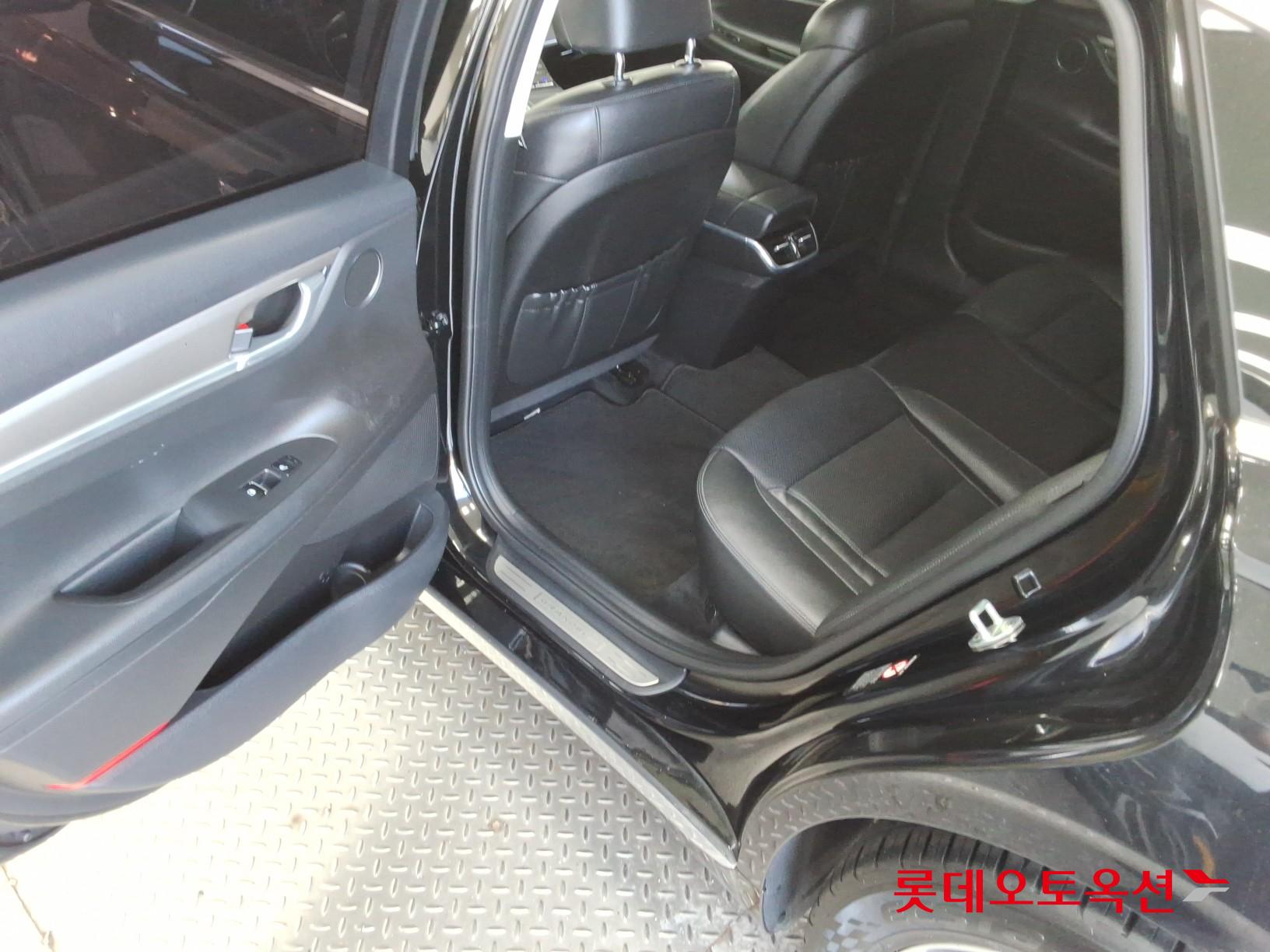 Hyundai Grandeur - 37