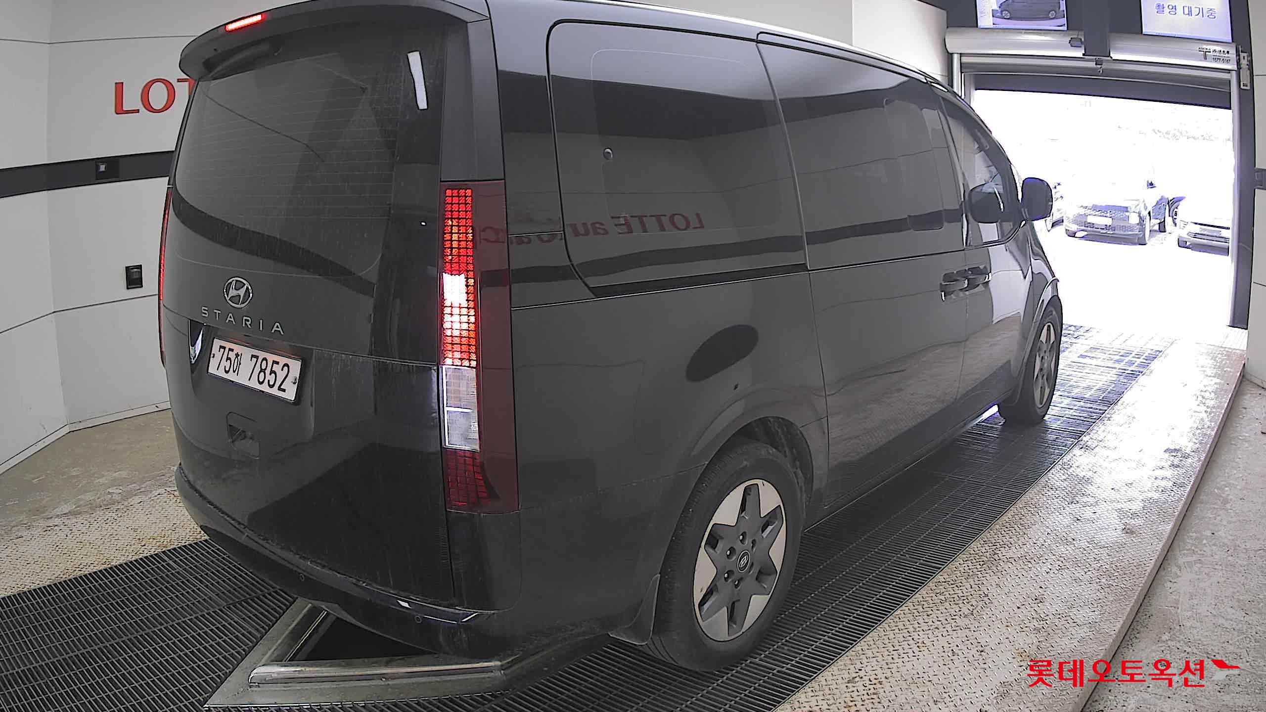 2022 - hyundai staria
