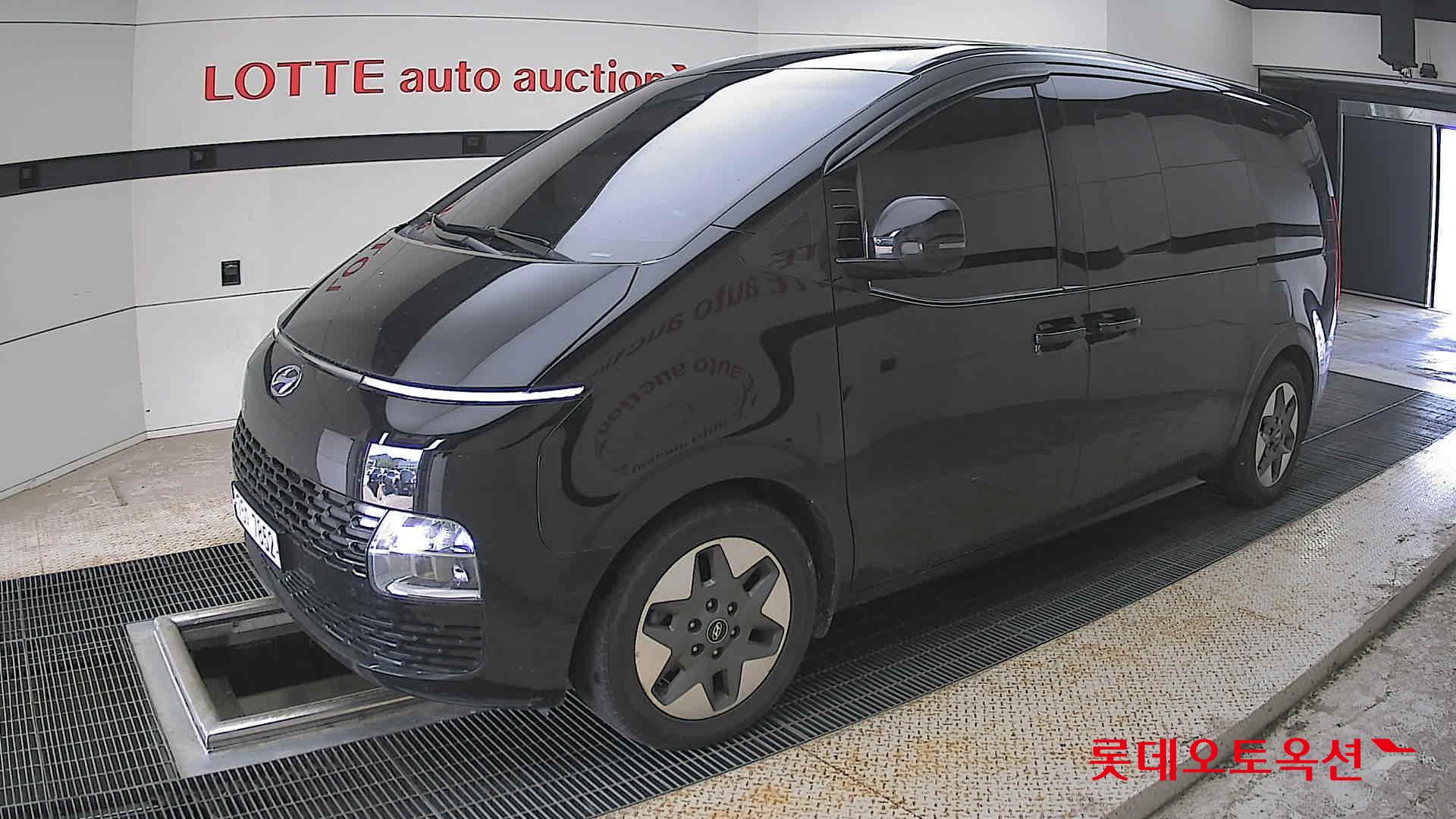 2022 - hyundai staria
