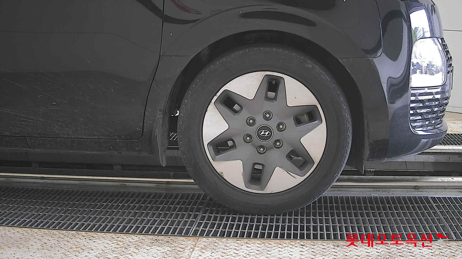 2022 - hyundai staria
