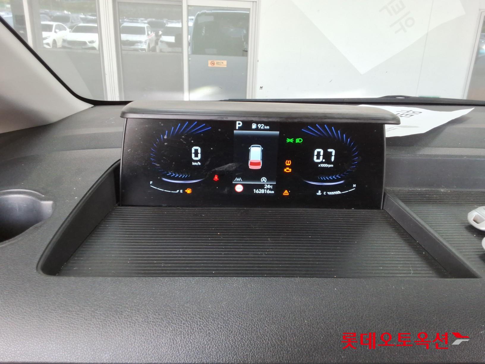 2022 - hyundai staria
