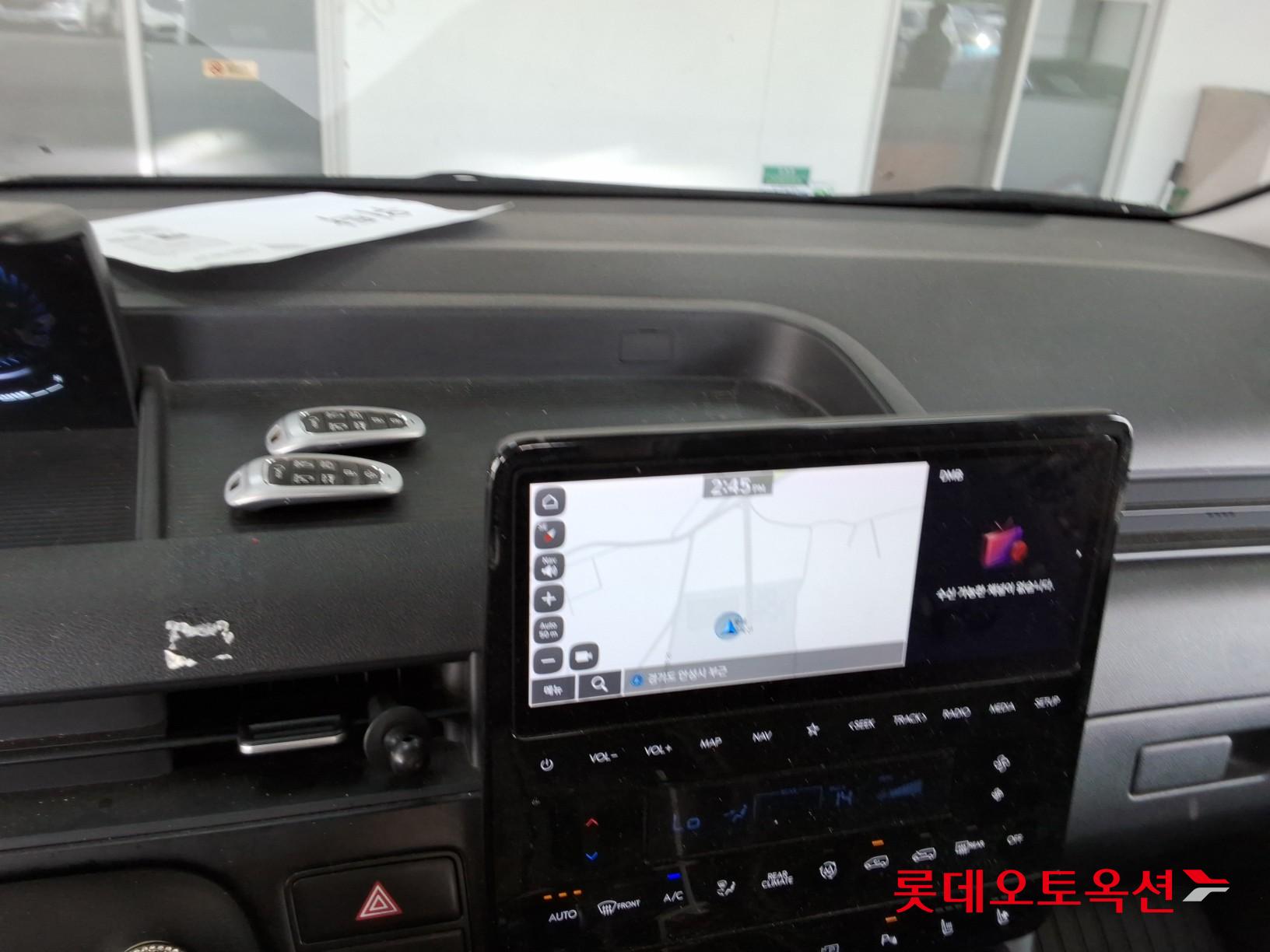 2022 - hyundai staria